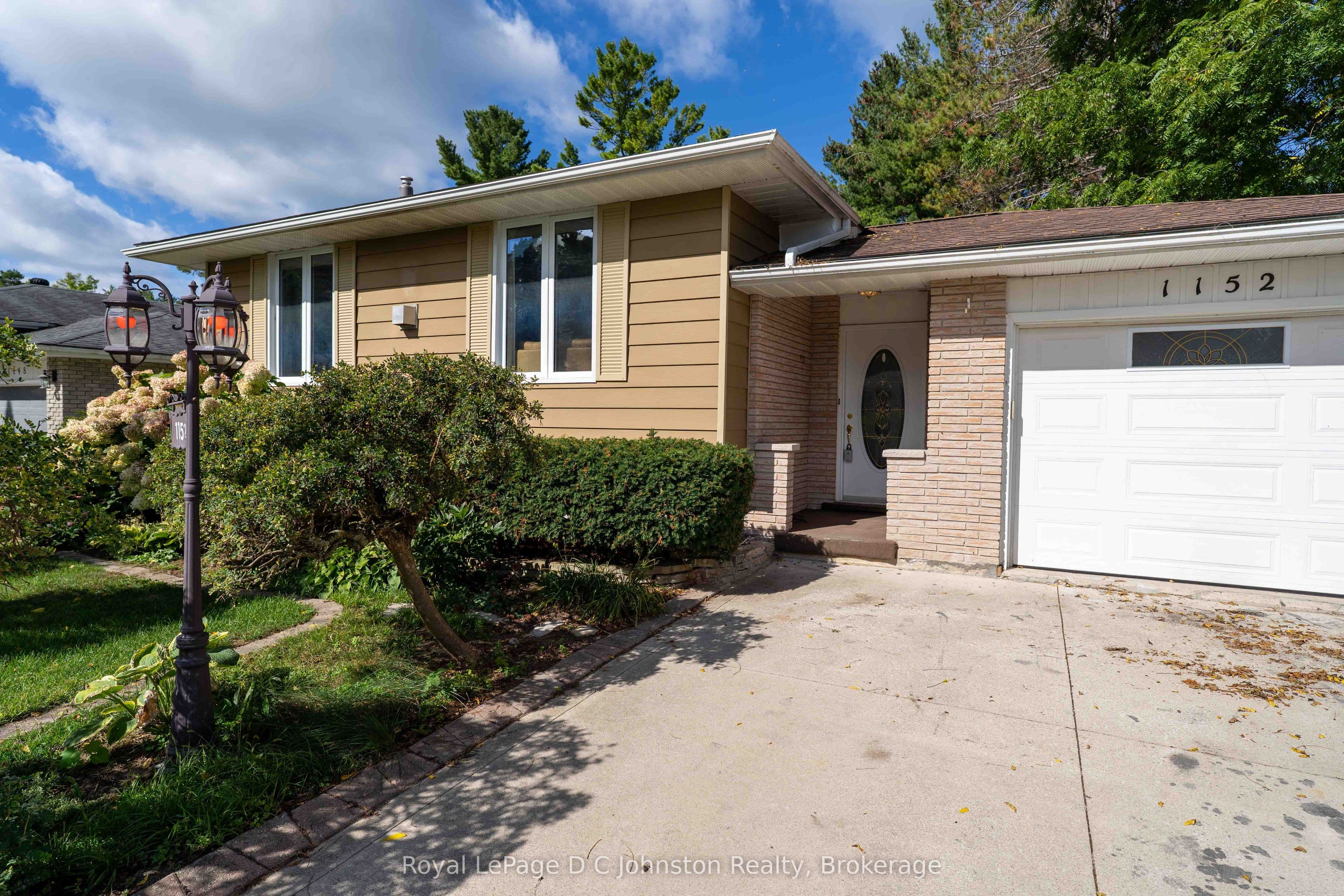 1152 Wellington Street photo 1