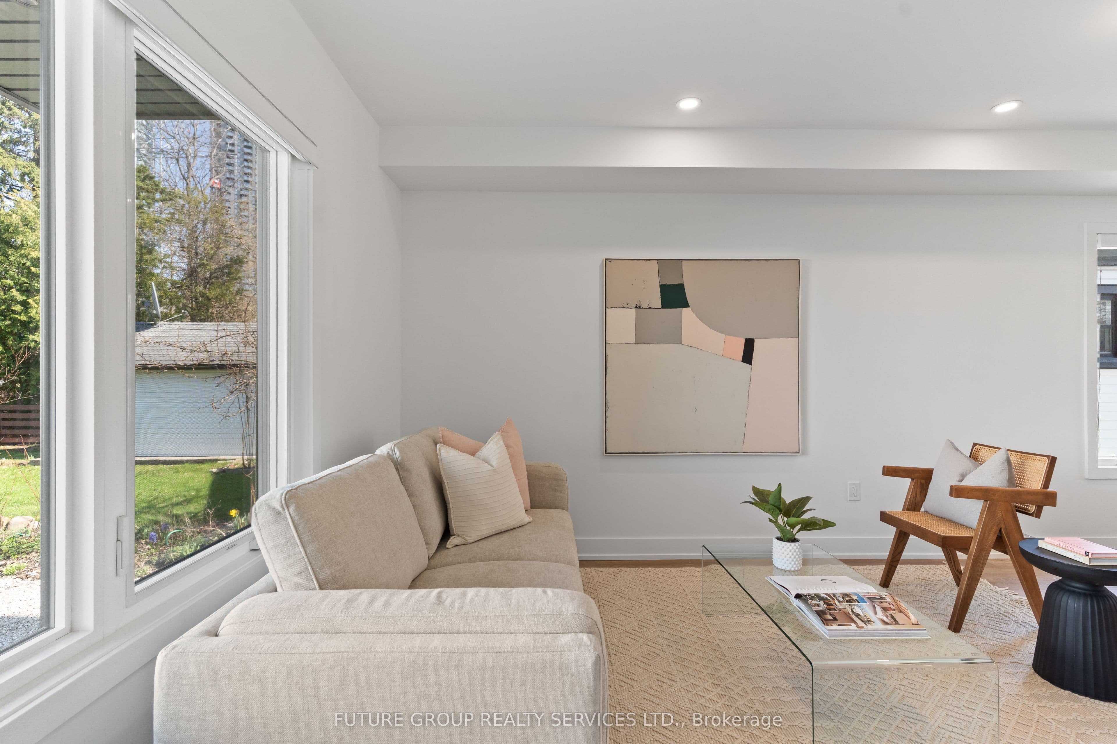 Unit Unit 1 15 Acorn Avenue photo 1