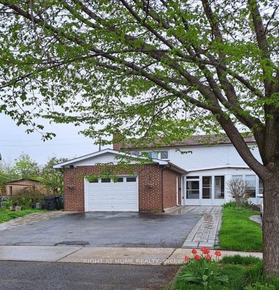 148 Sexton Crescent photo 1