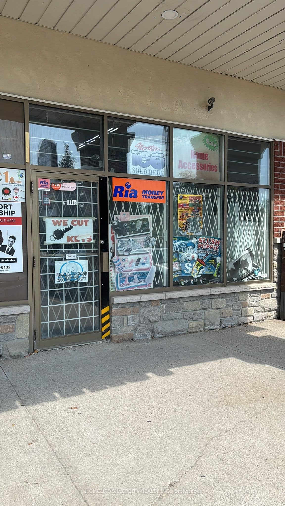 Unit 15 3078 Mayfield Road photo 1