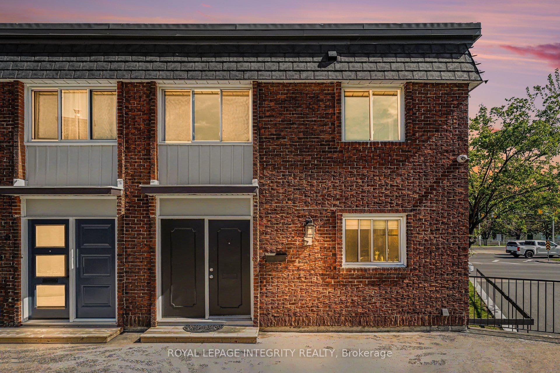 Unit 27 1821 Walkley Road photo 1