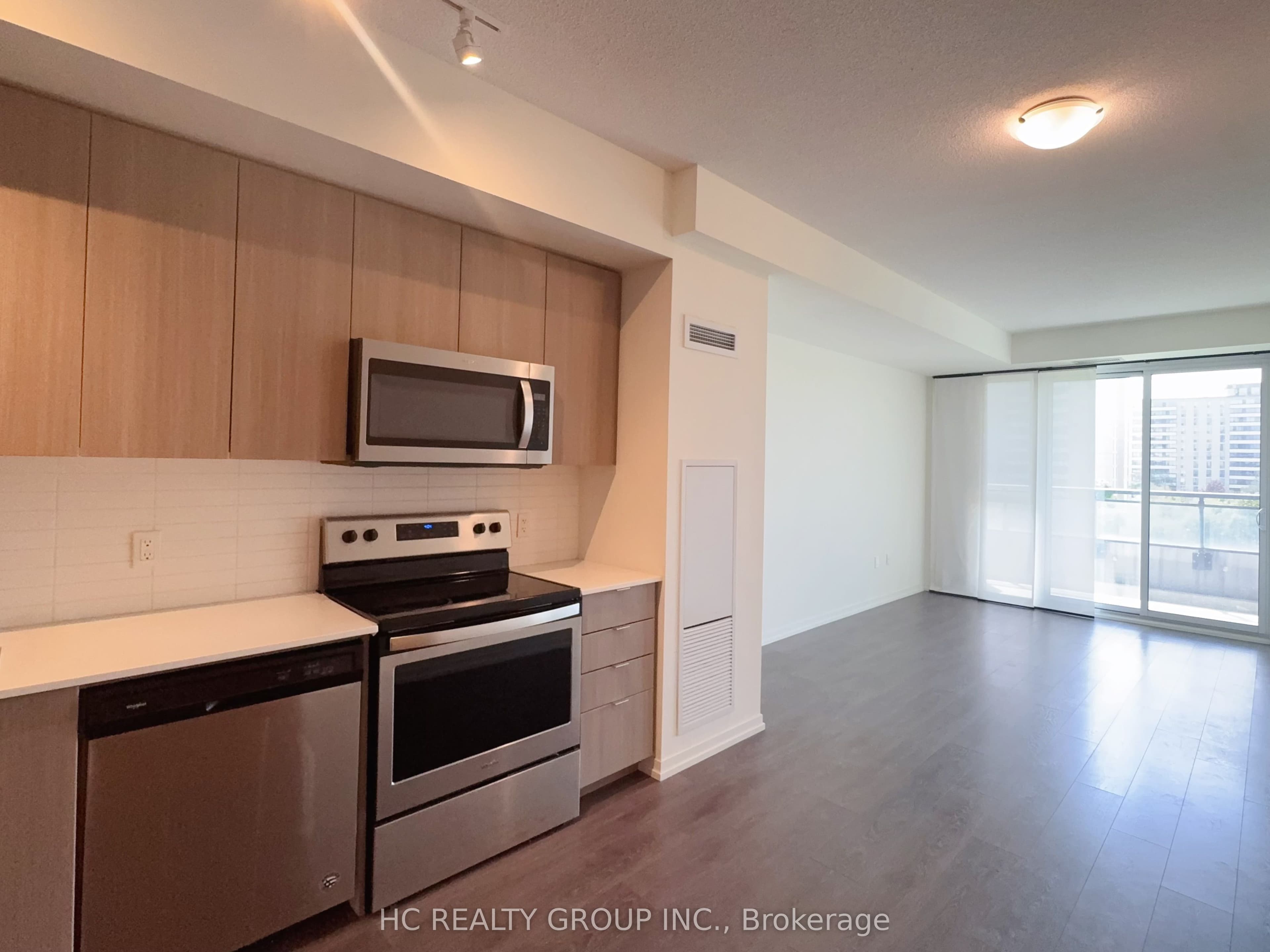 Unit 312 3237 Bayview Avenue photo 1