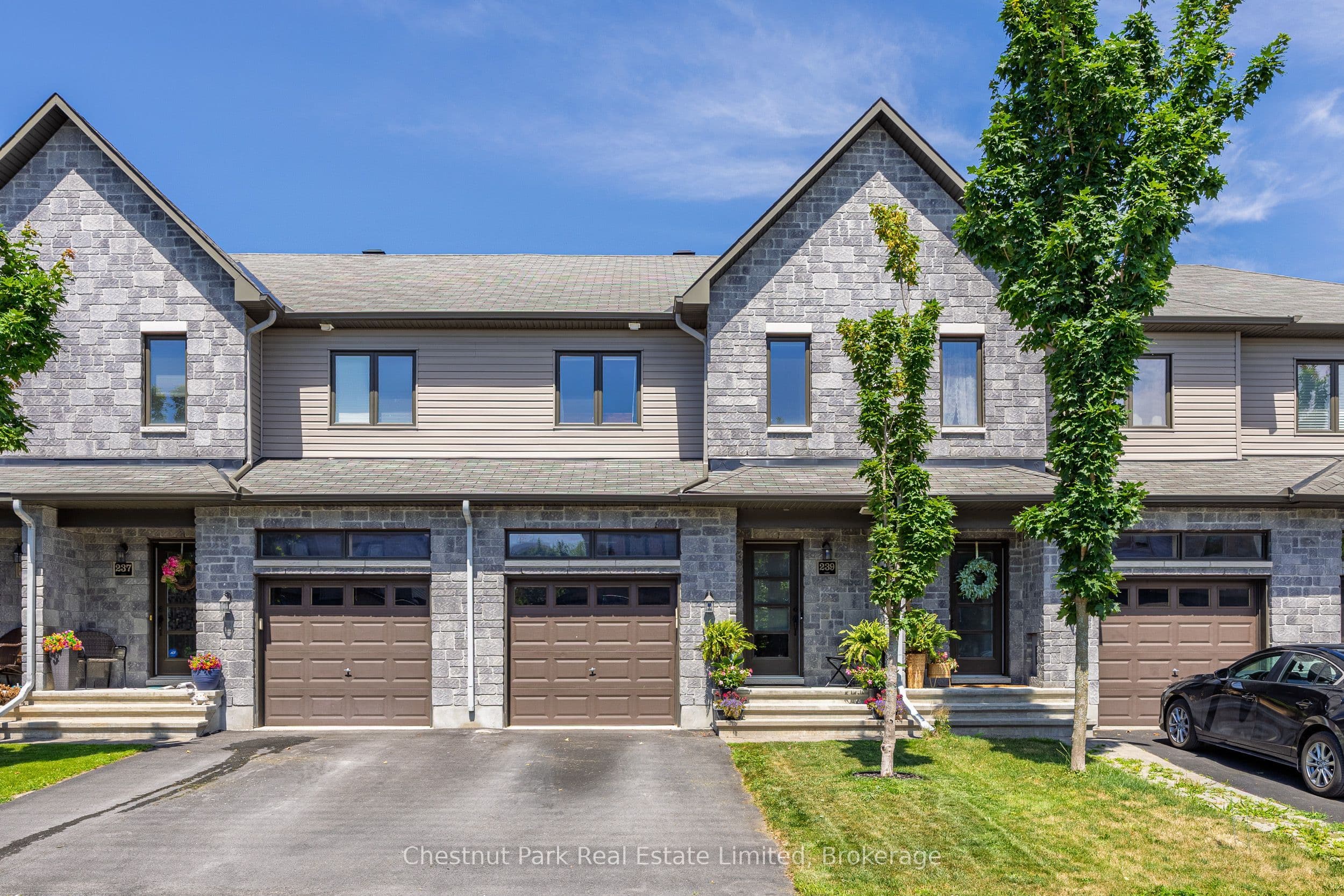 239 King Street photo 1