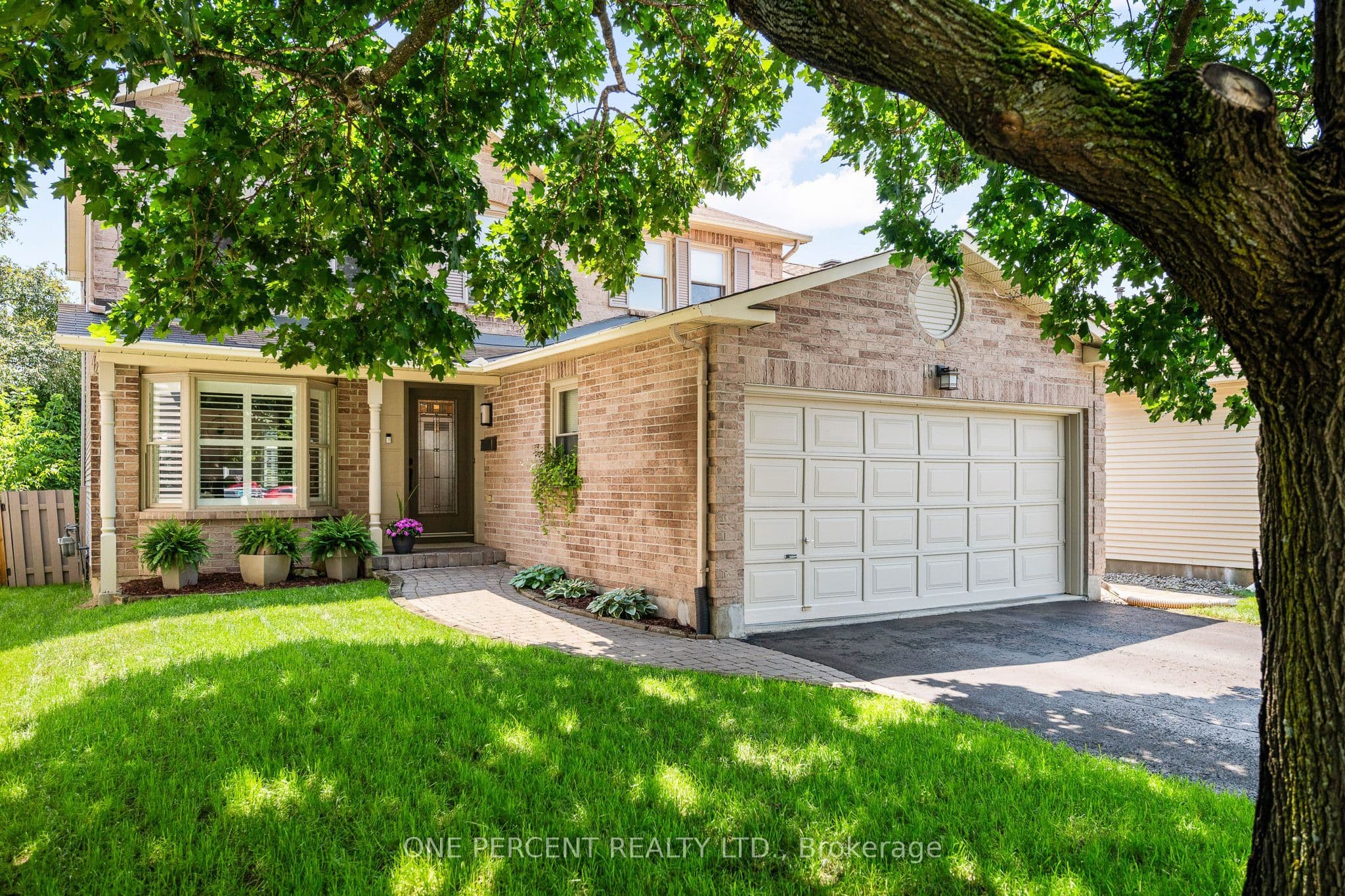 1568 Sunview Drive photo 1