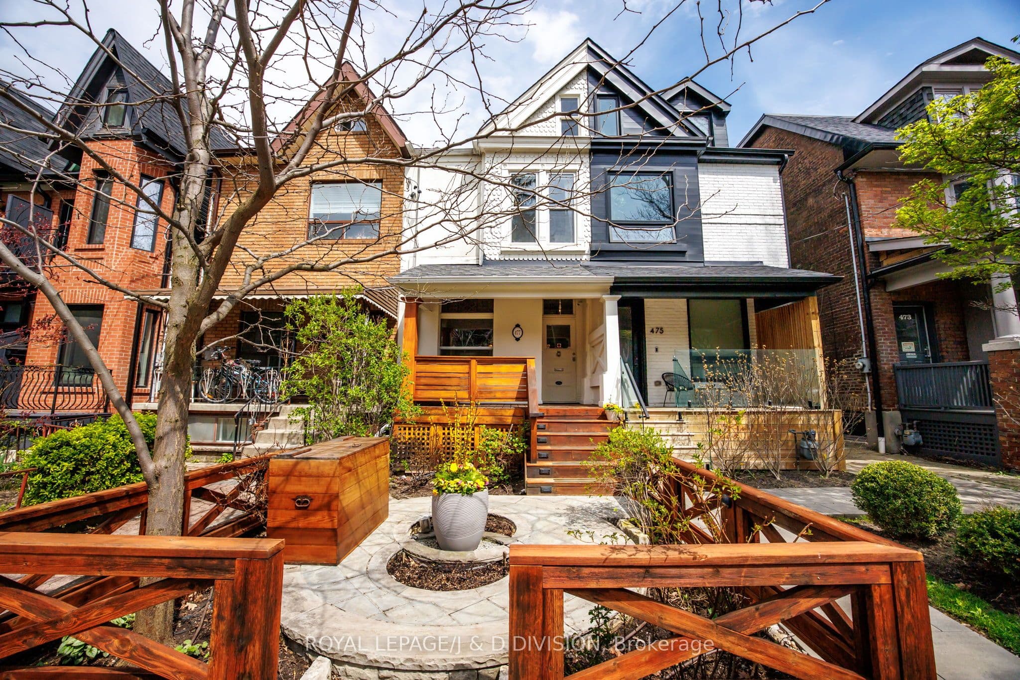 477 Roxton Road photo 1