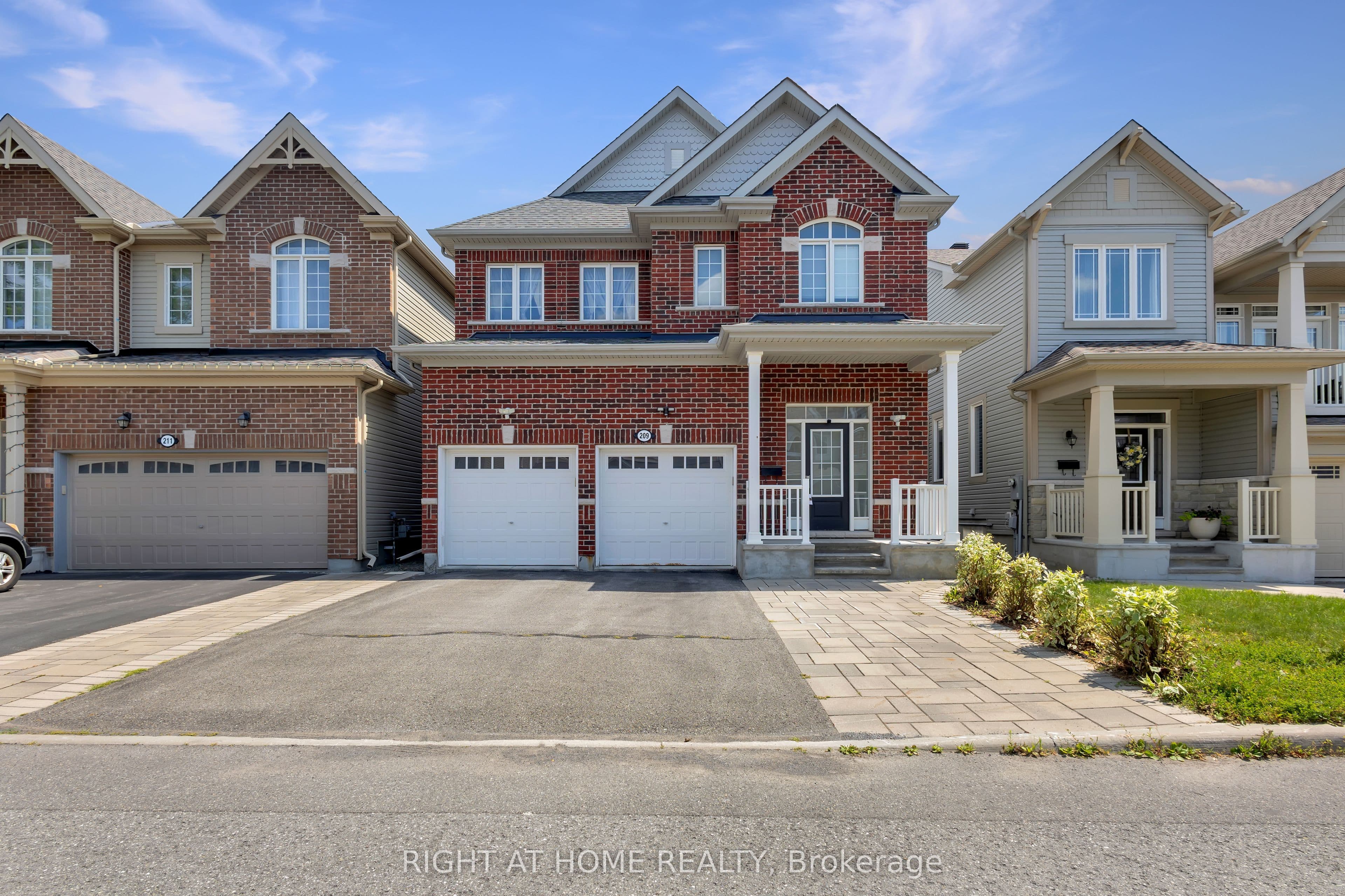 209 Rivertree Street photo 1