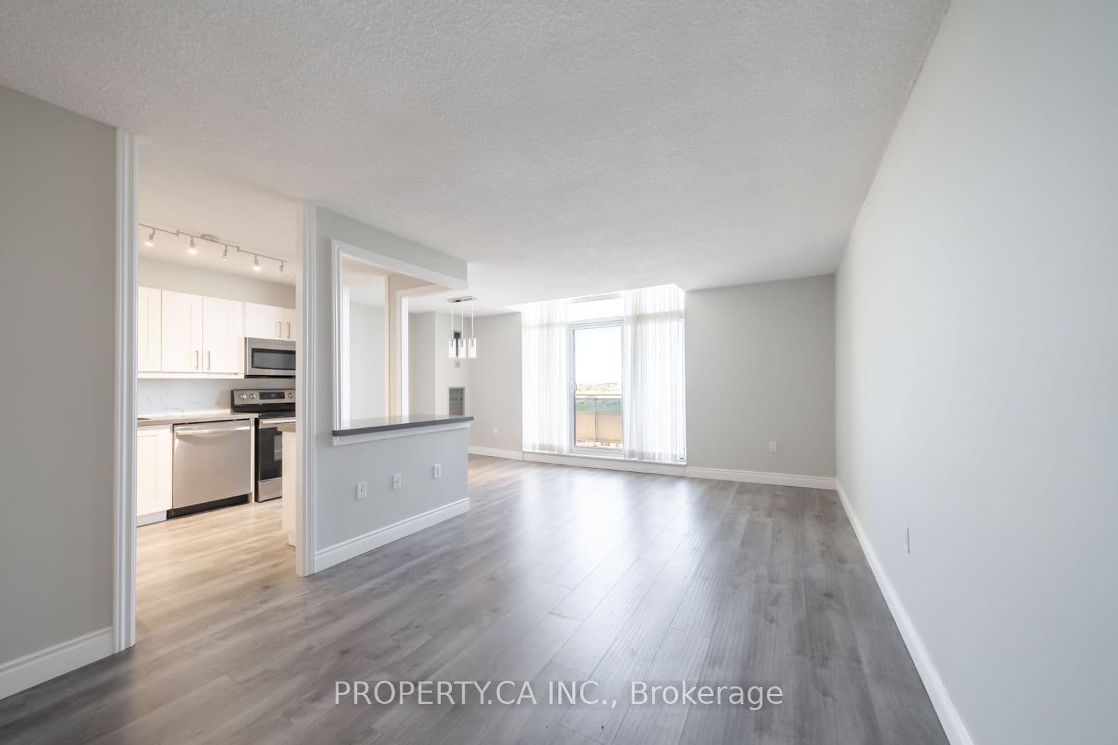 Unit 1204 355 Rathburn Road photo 1