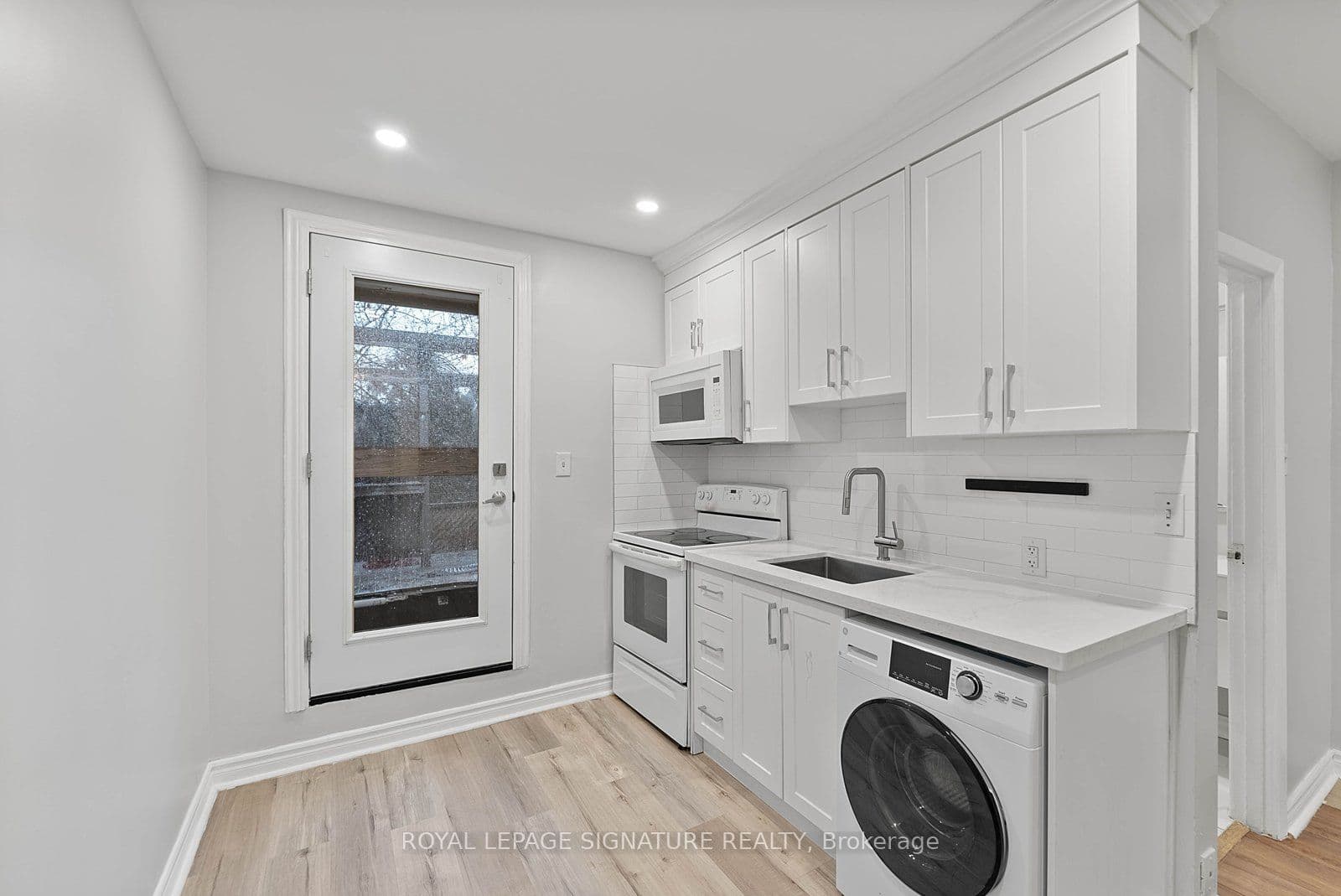 Unit 2 233 Greenwood Avenue photo 1