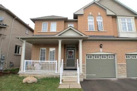 135 Maroon Drive photo 1