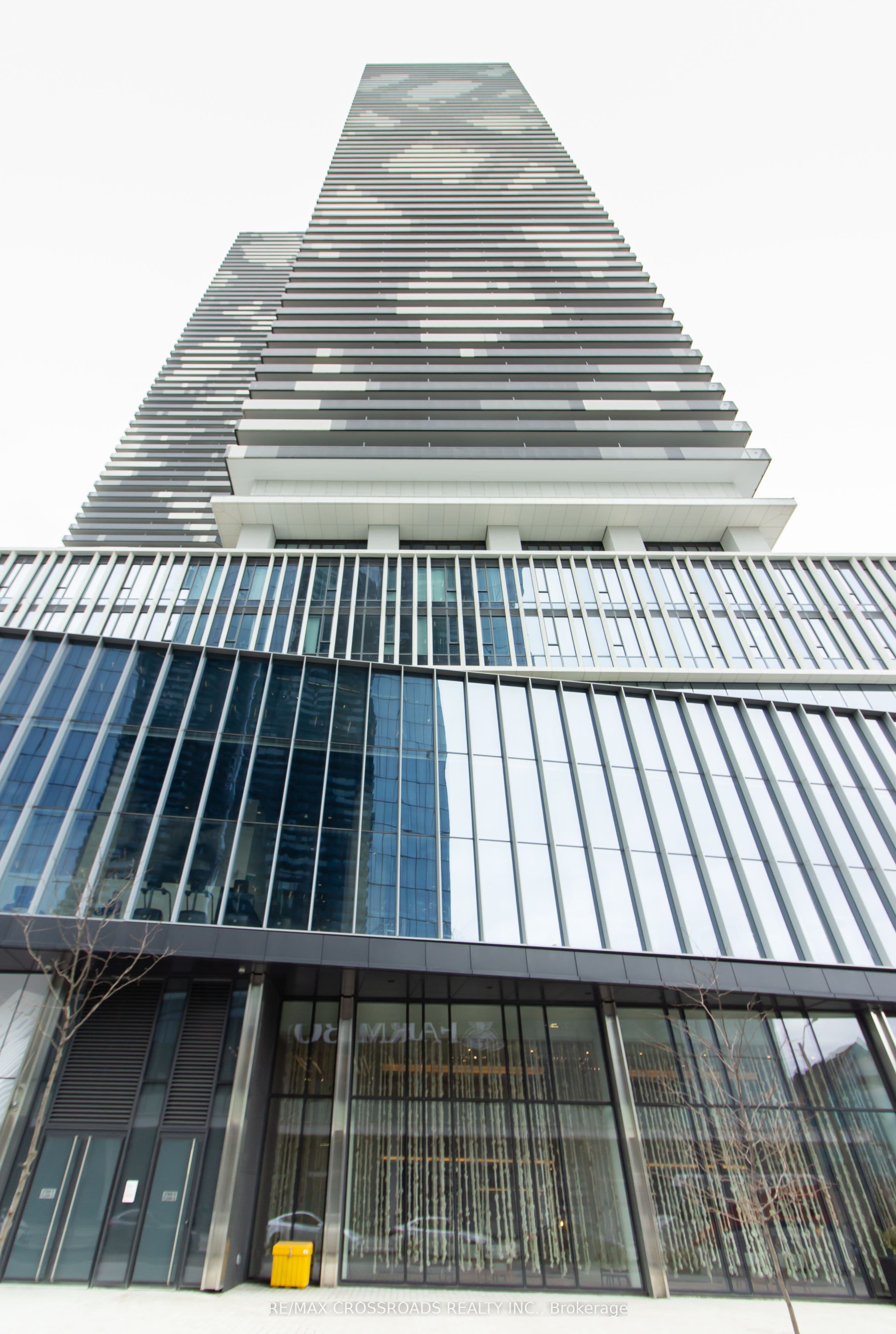 Unit 4801 138 Downes Street photo 1