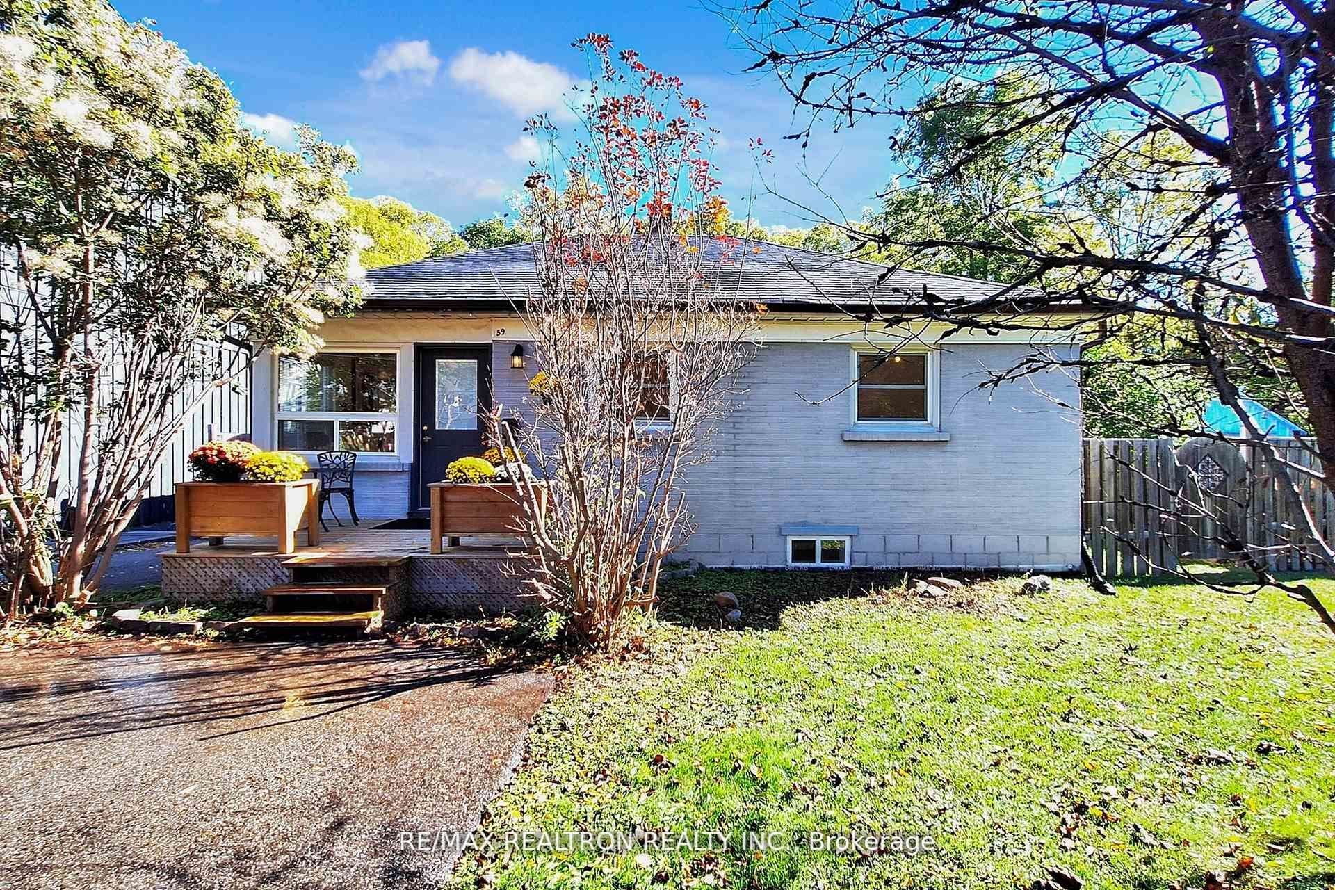 59 Machell Avenue photo 1