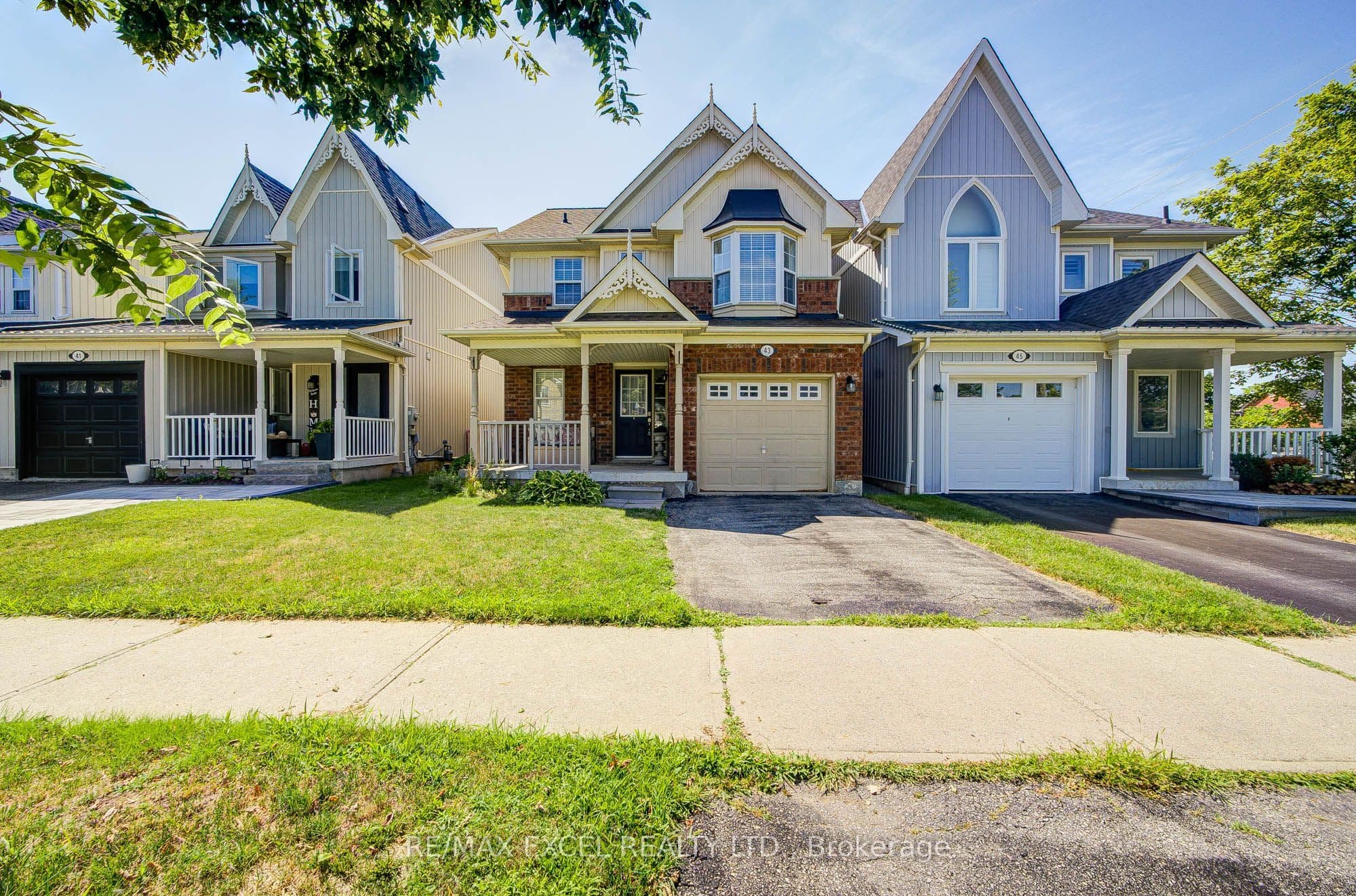 43 Beaumaris Crescent photo 1