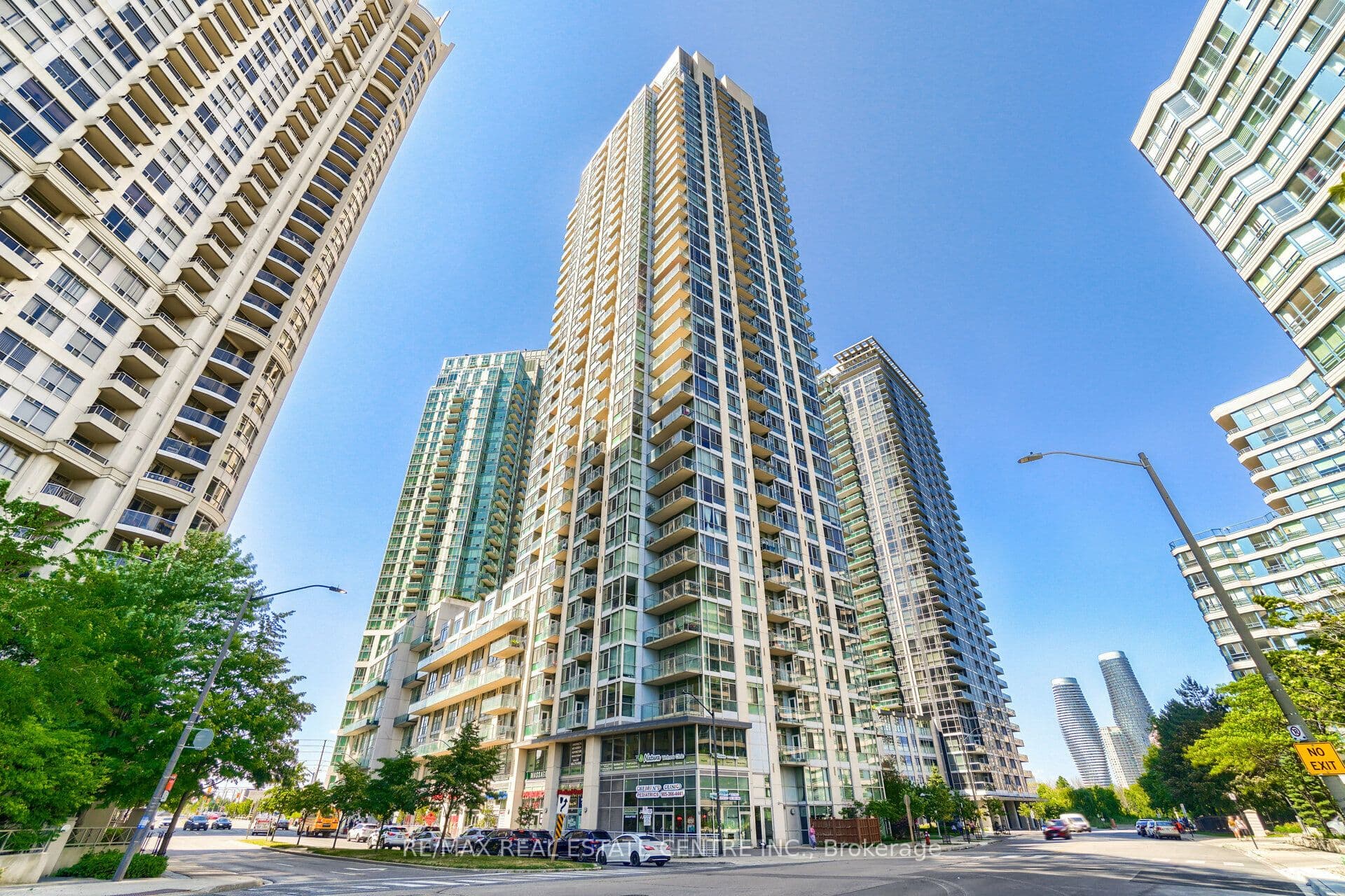 Unit 907 225 Webb Drive photo 1