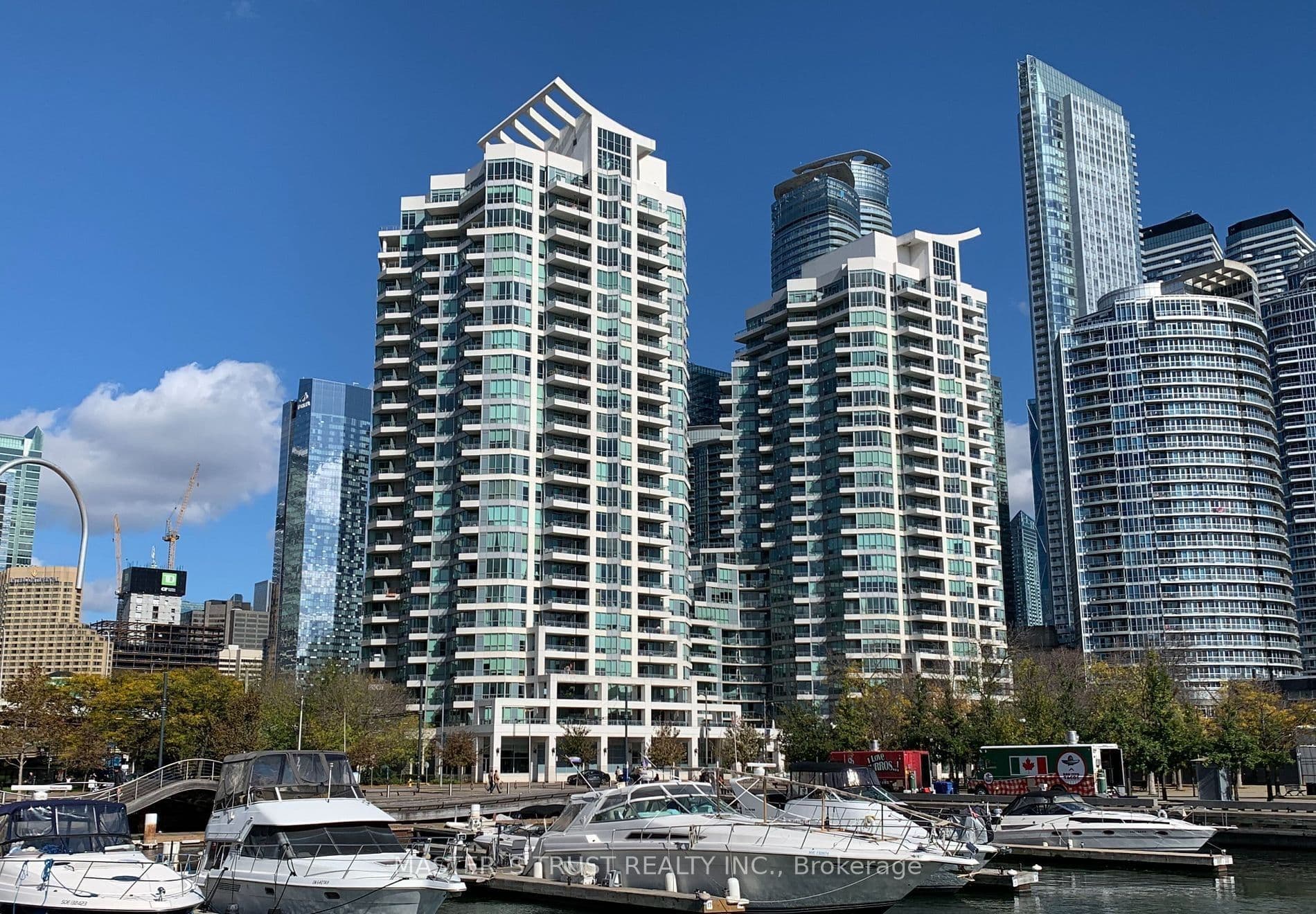 Unit 1121 230 Queens Quay photo 1