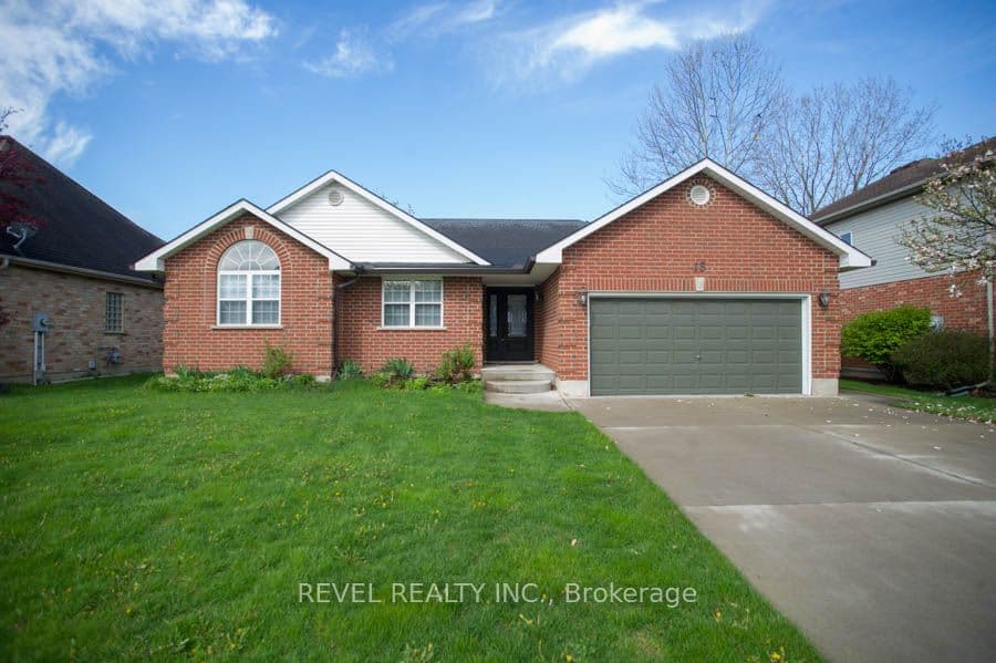 15 Dogwood Drive photo 1