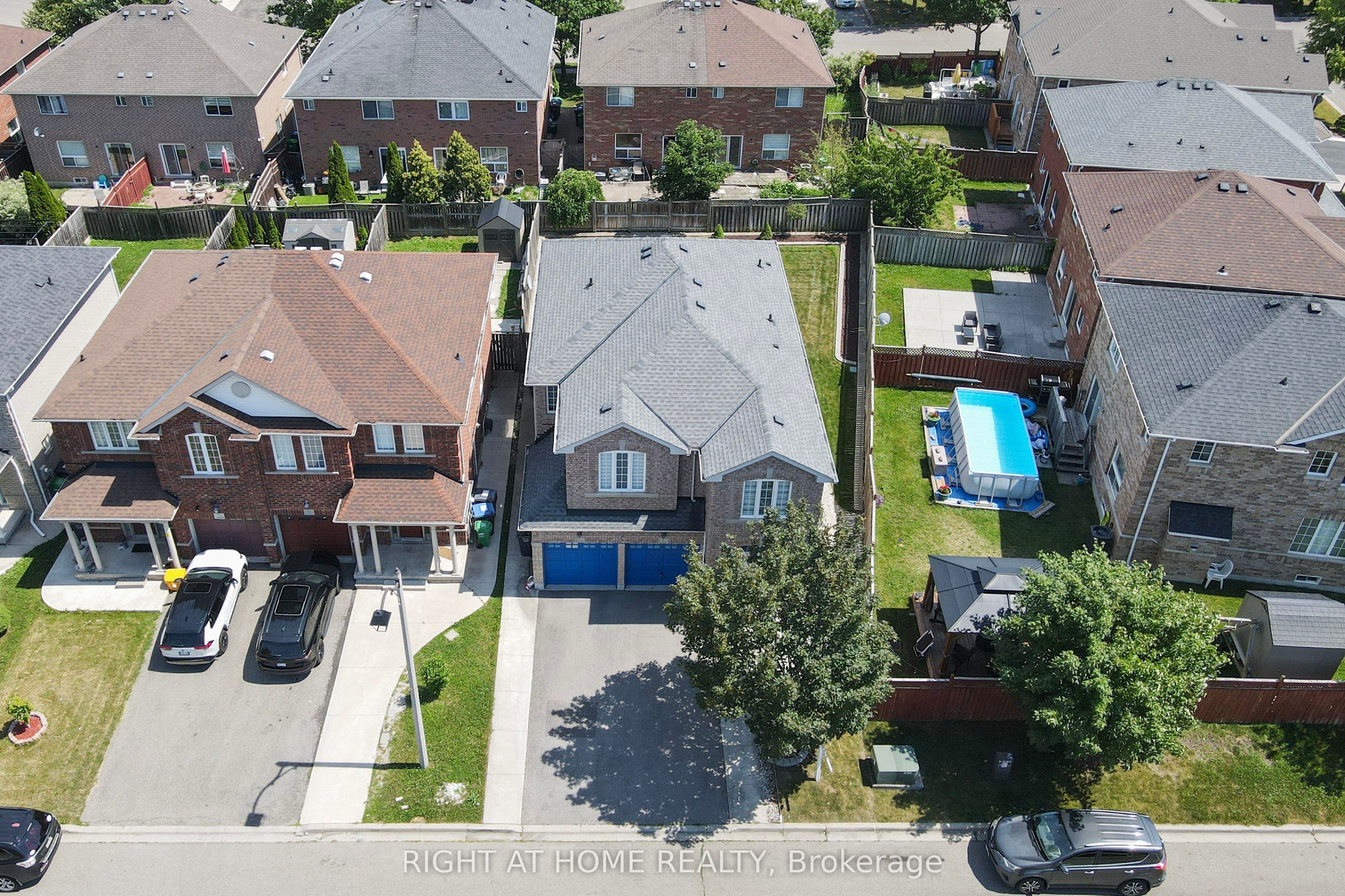 3 SILVERBELL Court photo 1