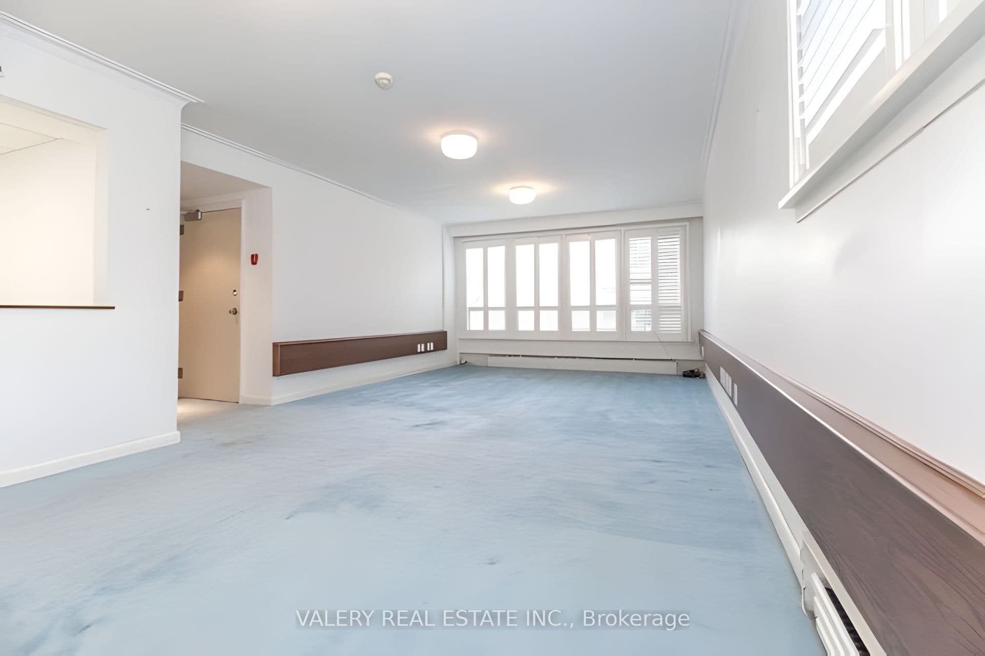 Unit 201 47 Ranleigh Avenue photo 1