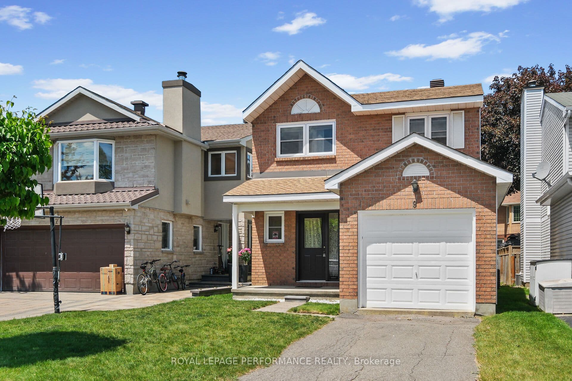 9 Saddle Crescent photo 1