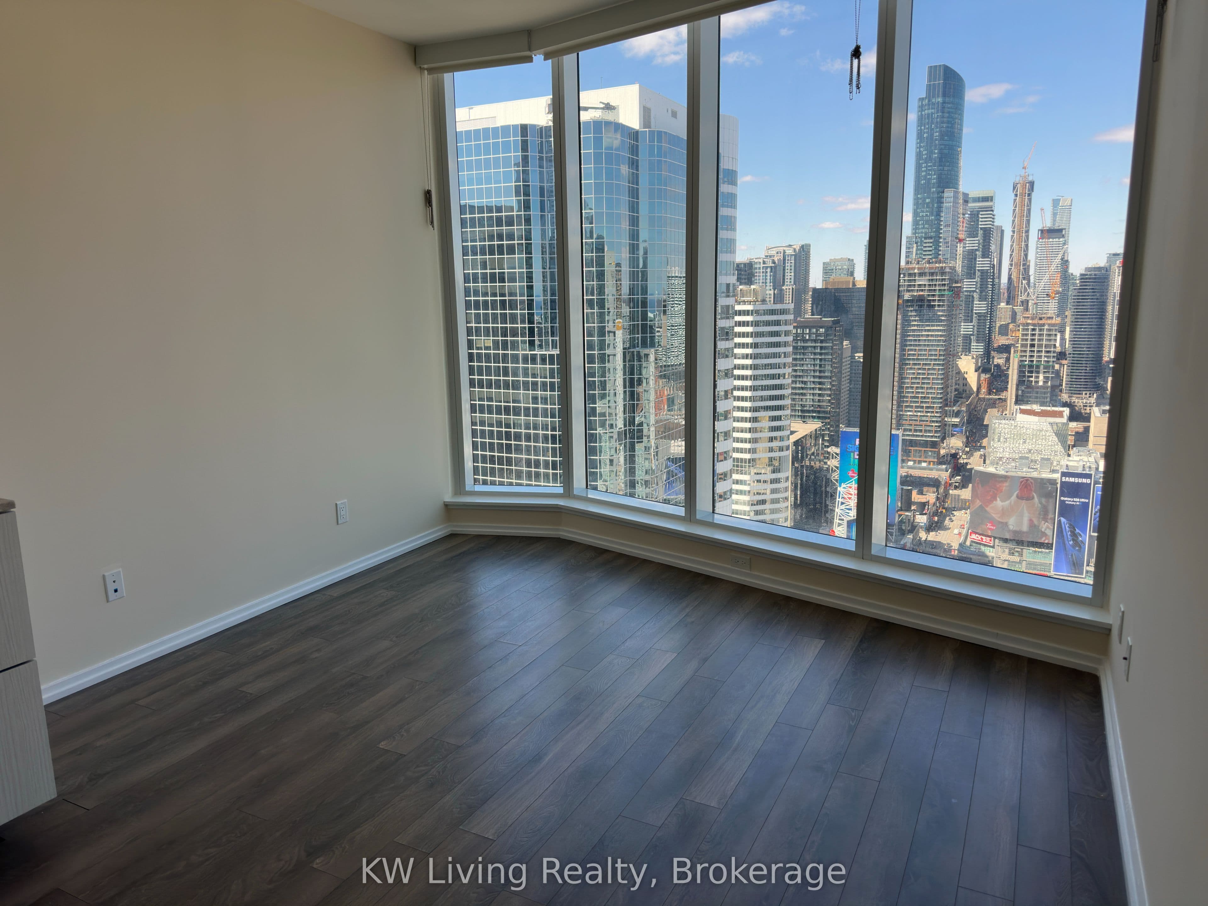 Unit 3714 197 Yonge Street photo 1