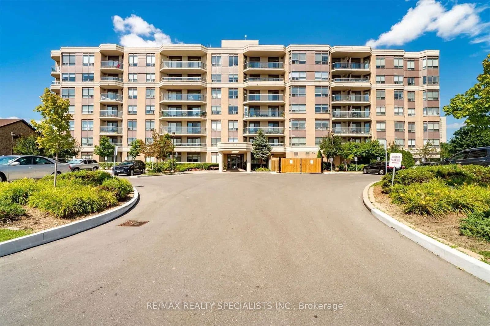 Unit 403 300 Ray Lawson Boulevard photo 1