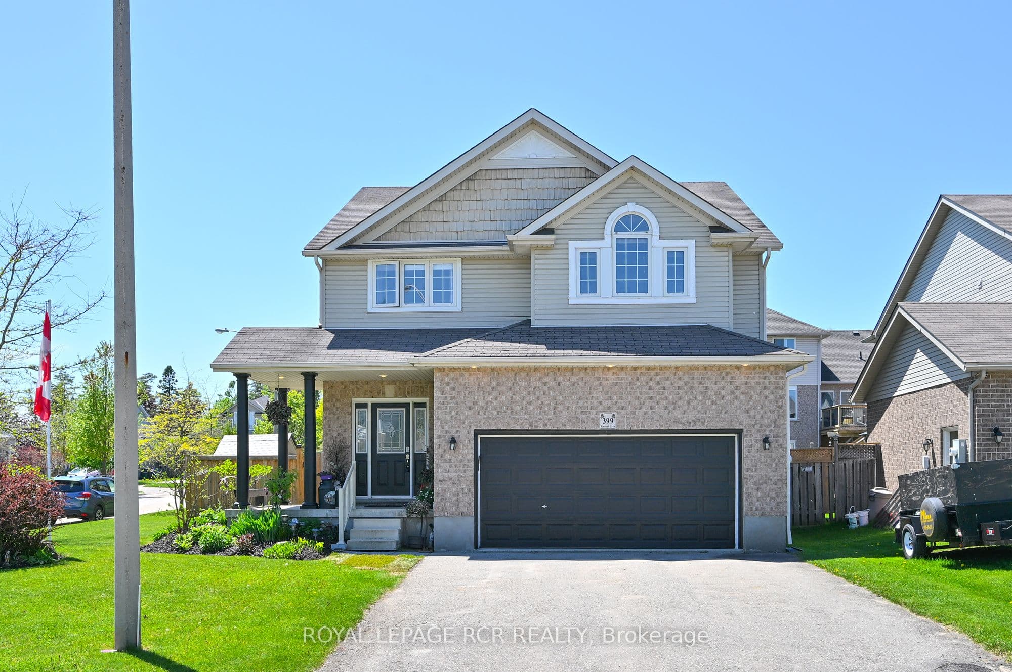 399 Rintoul Crescent photo 1