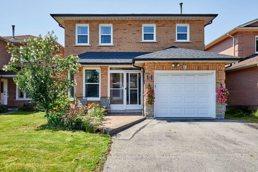 8 Murkar Crescent photo 1
