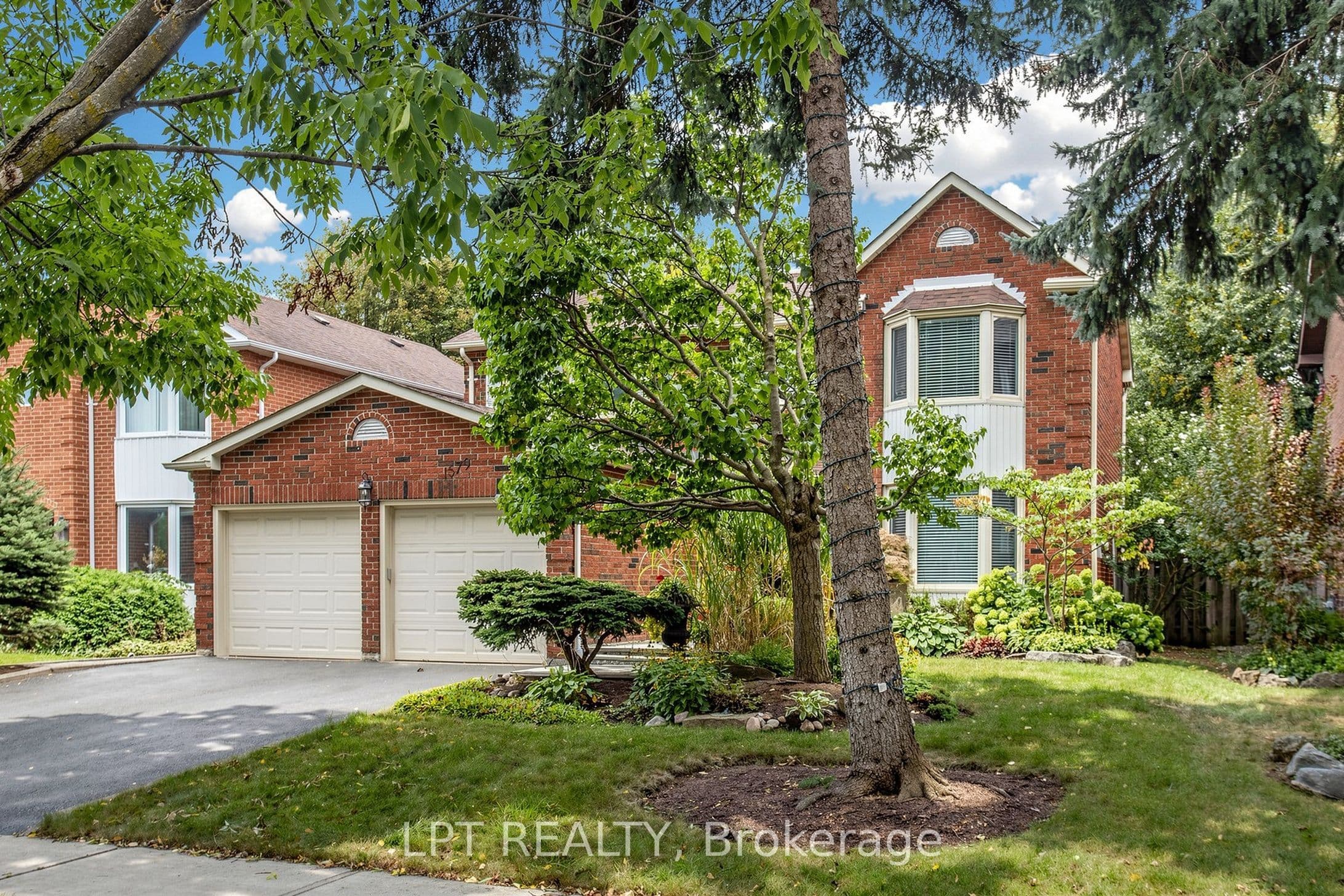 1579 Lovelady Crescent photo 1