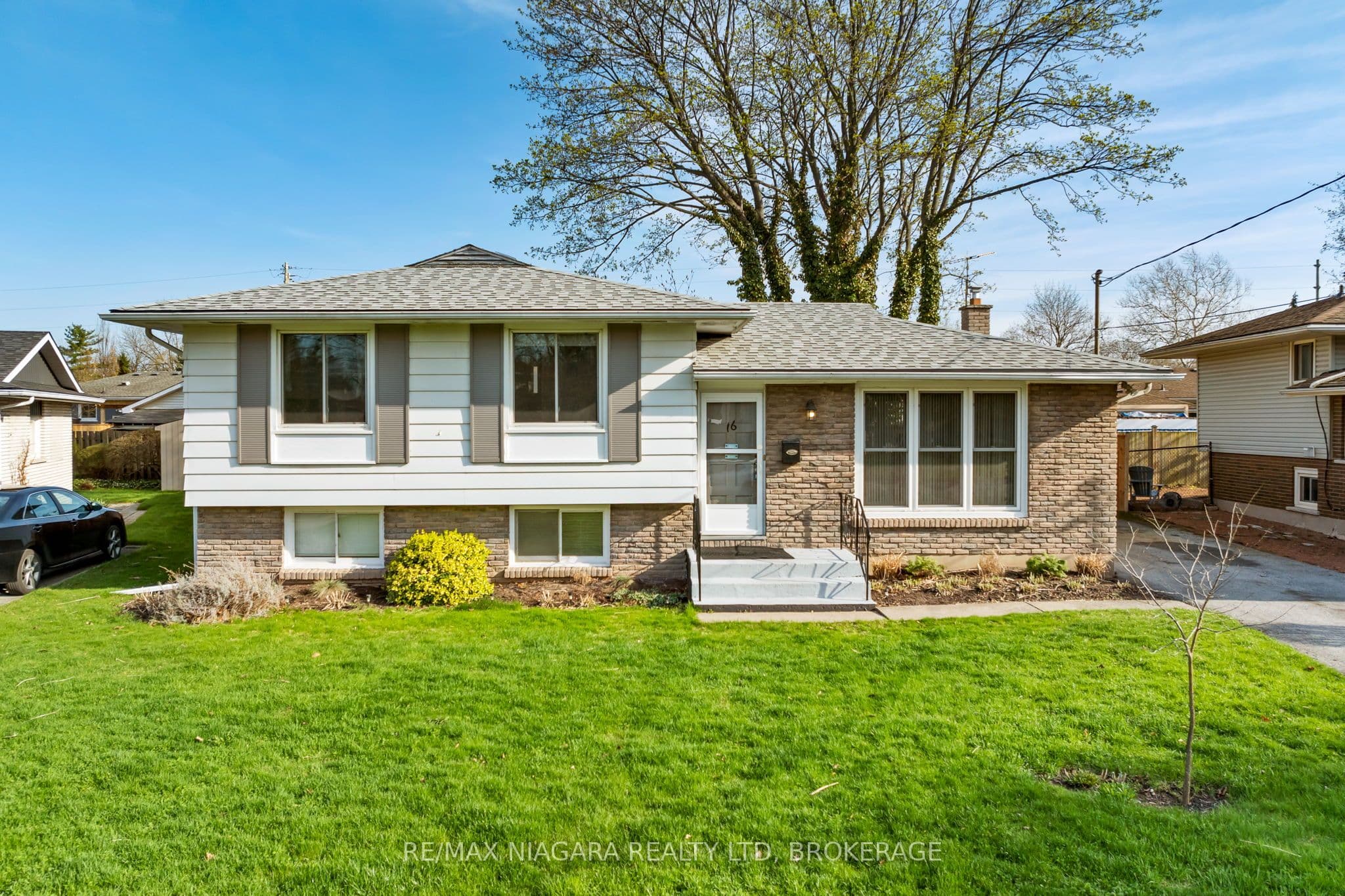 16 Croydon Drive photo 1