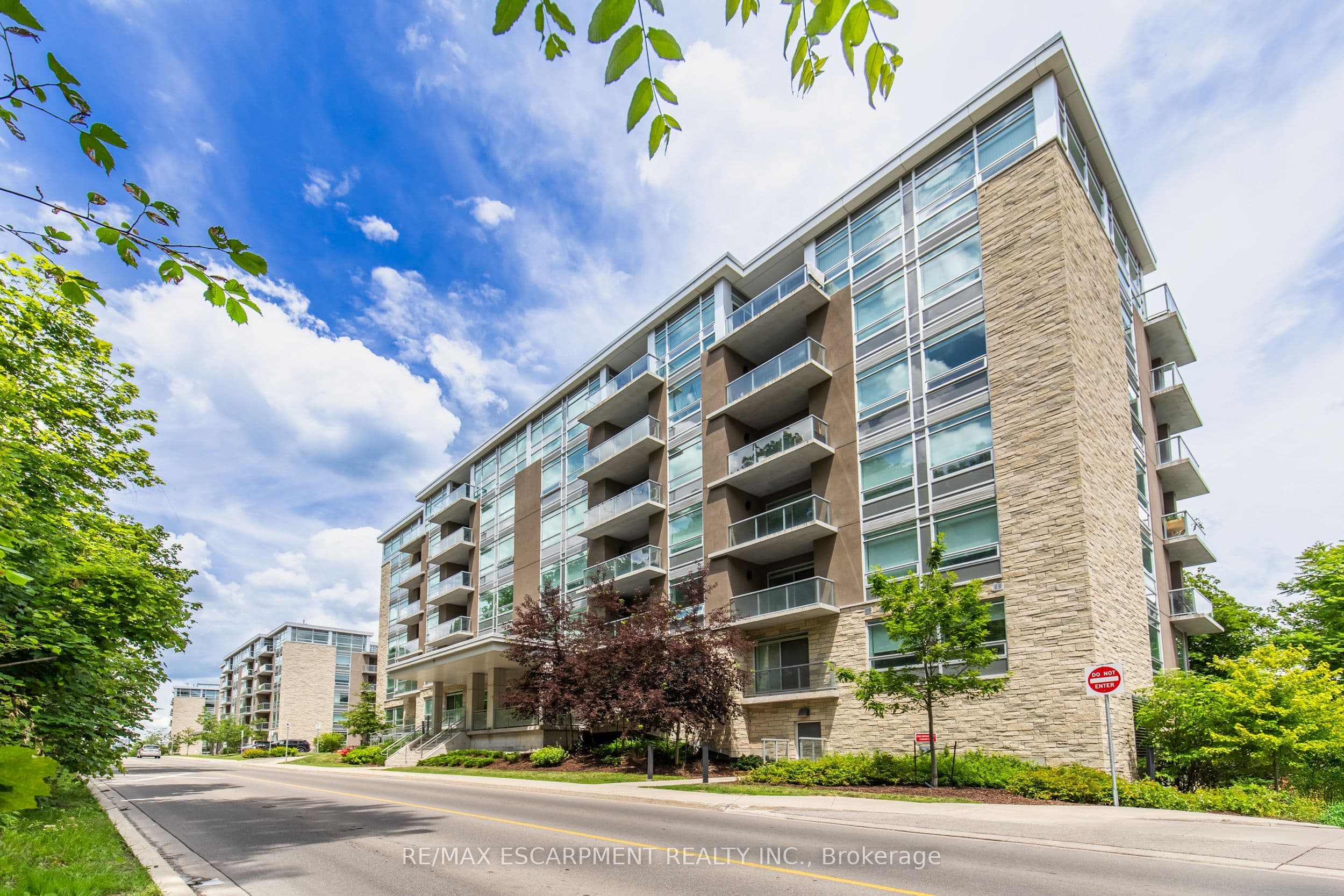 Unit 506 479 Charlton Avenue photo 1