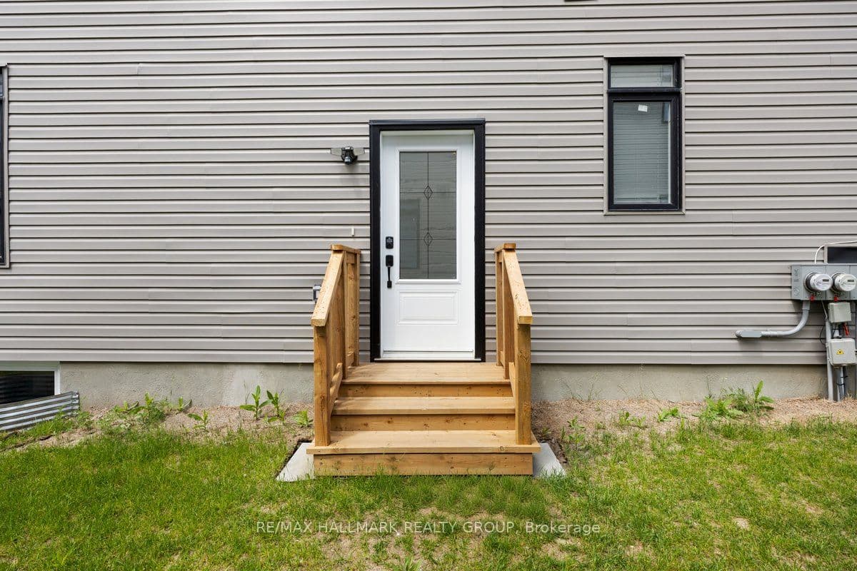 Unit B 525 Tahoe Heights photo 1