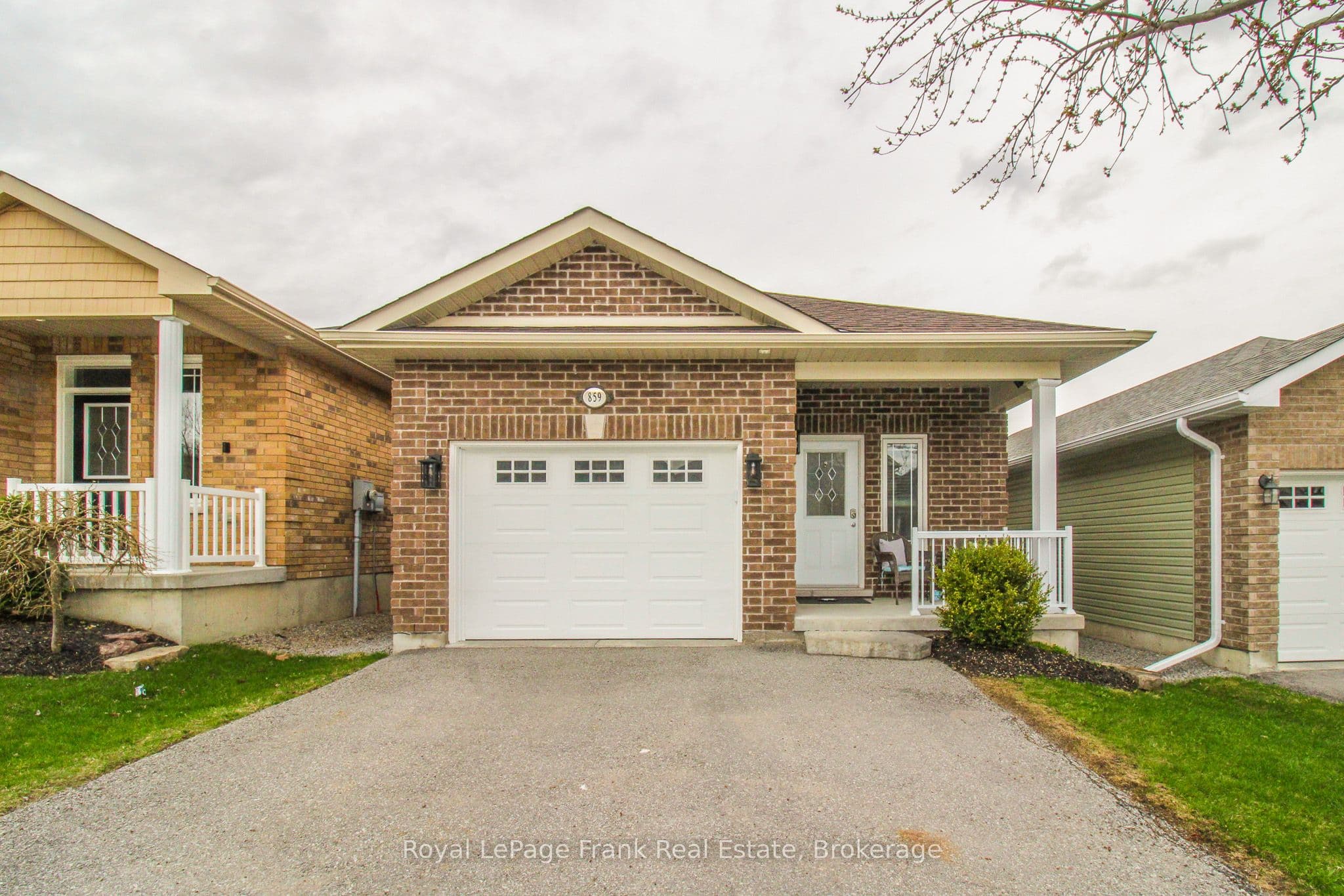 859 Emery Way photo 1