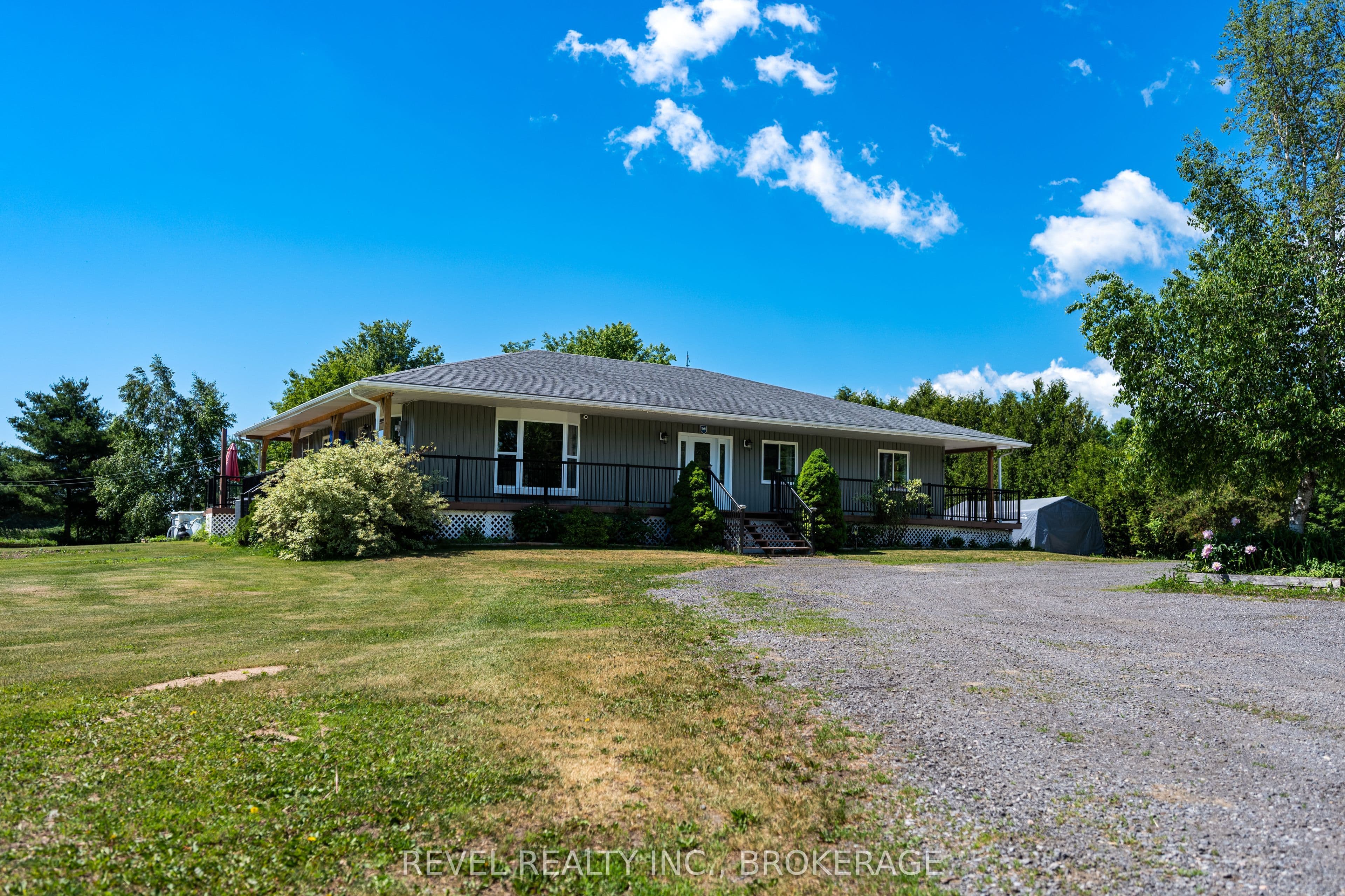 2089 Sunbury Road photo 1