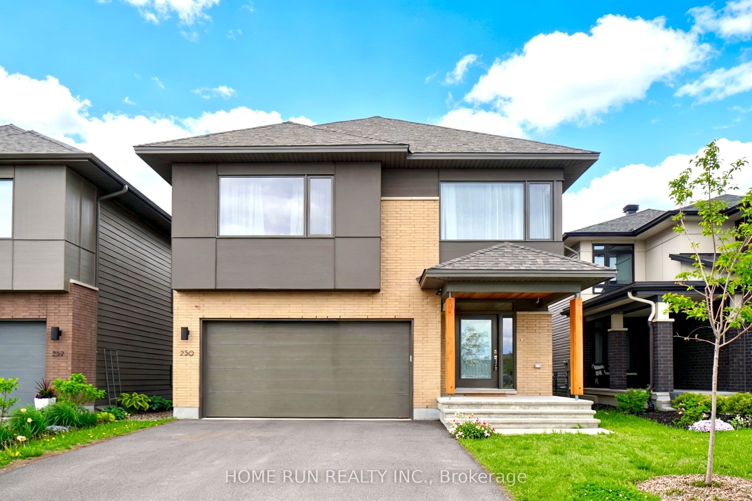 250 Soprano Avenue photo 1
