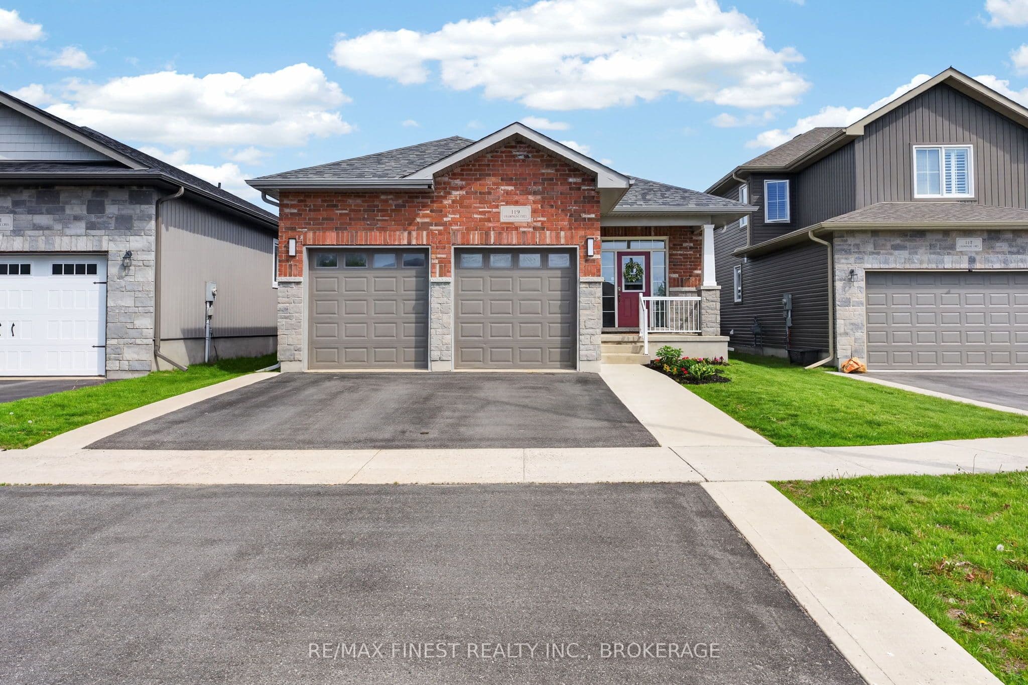 119 Champagne Crescent photo 1
