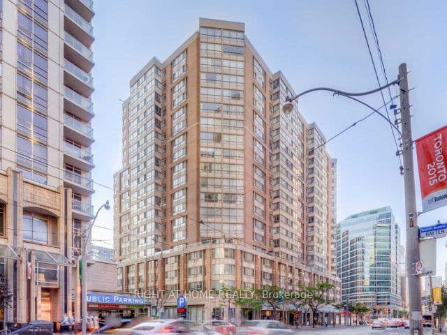 Unit 906 717 Bay Street photo 1