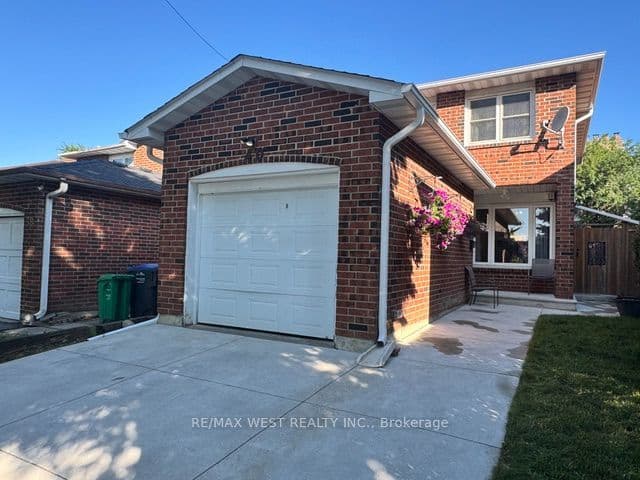 40 Maplehurst Square photo 1