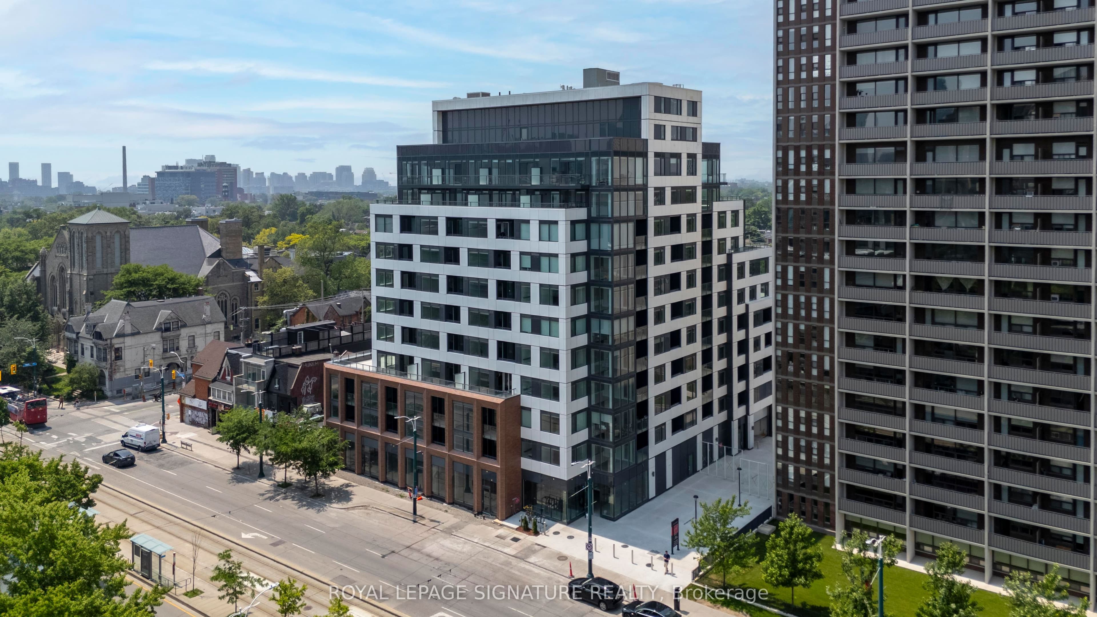 Unit 404 664 Spadina Avenue photo 1