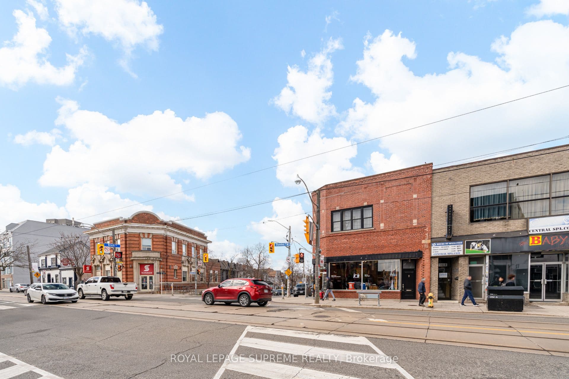1612 Dundas Street photo 1