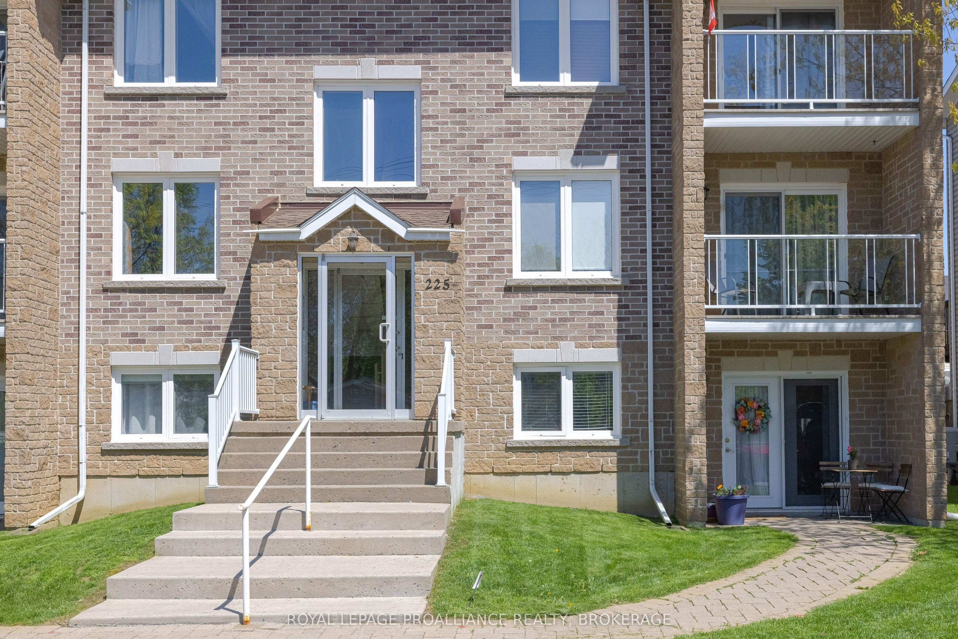 Unit 2104 225 Oak Street photo 1
