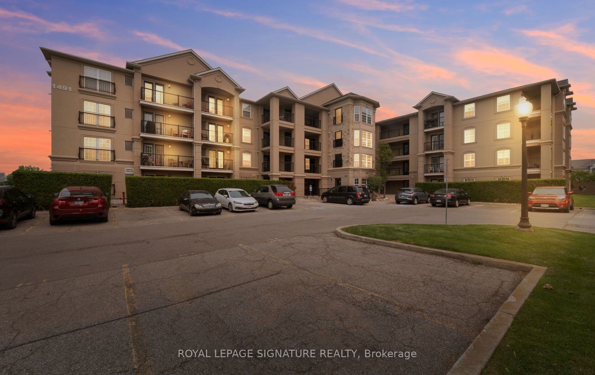Unit 401 1491 Maple Avenue photo 1