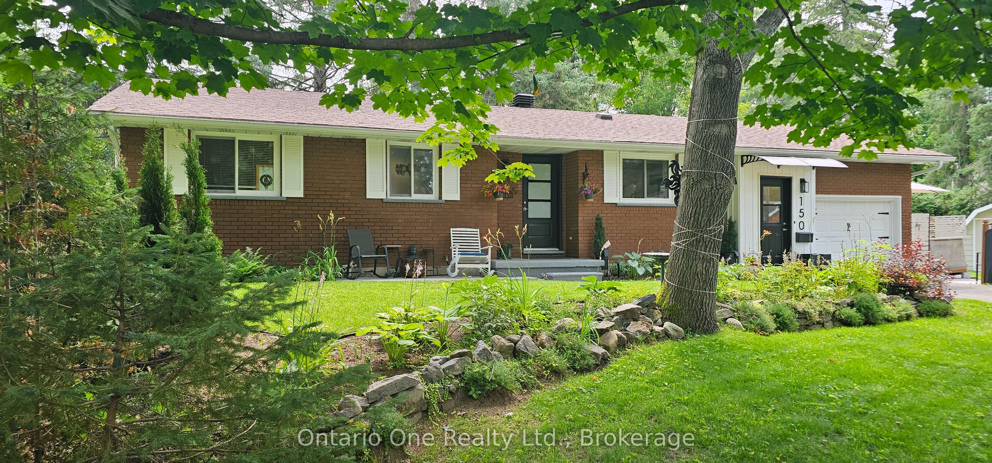 150 Lofty Pines Crescent photo 1