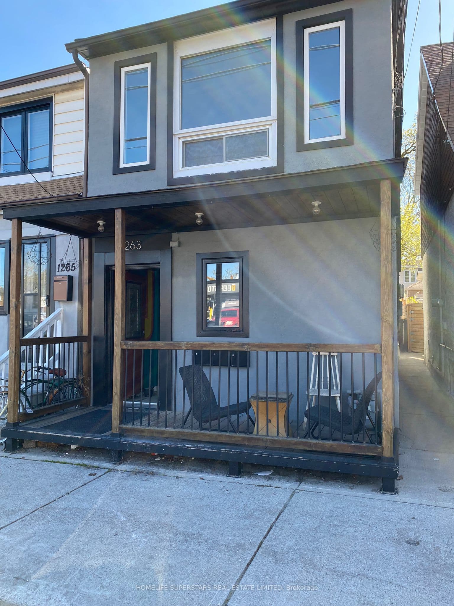 Unit Upper 1263 Woodbine Avenue photo 1