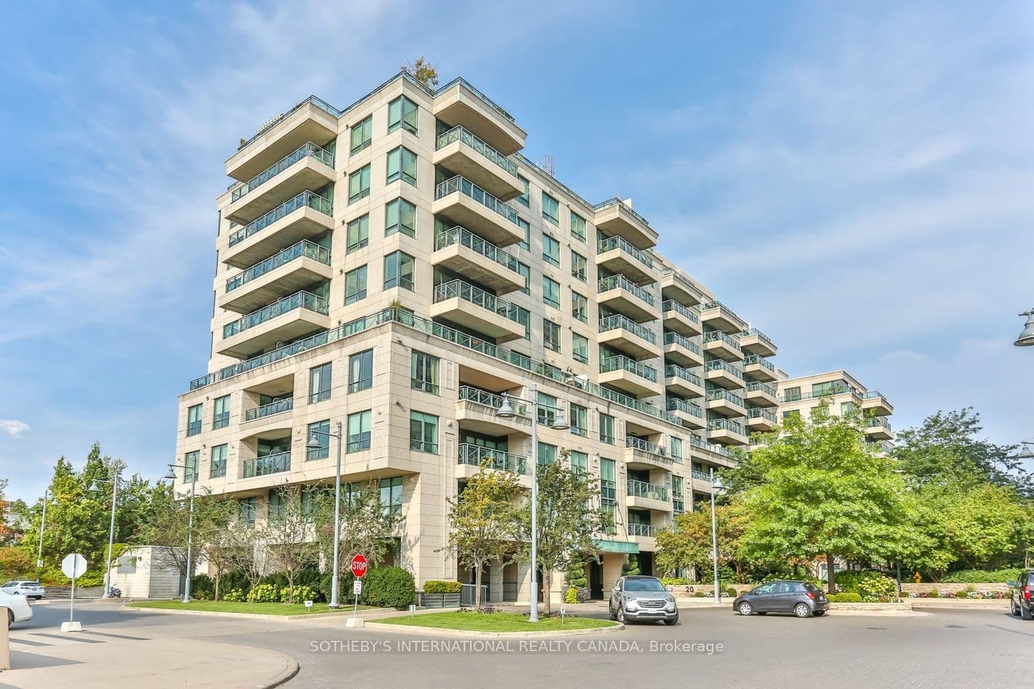 Unit 301 20 Scrivener Square photo 1