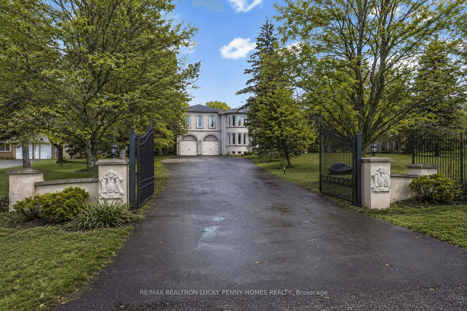 35 Cachet Parkway photo 1