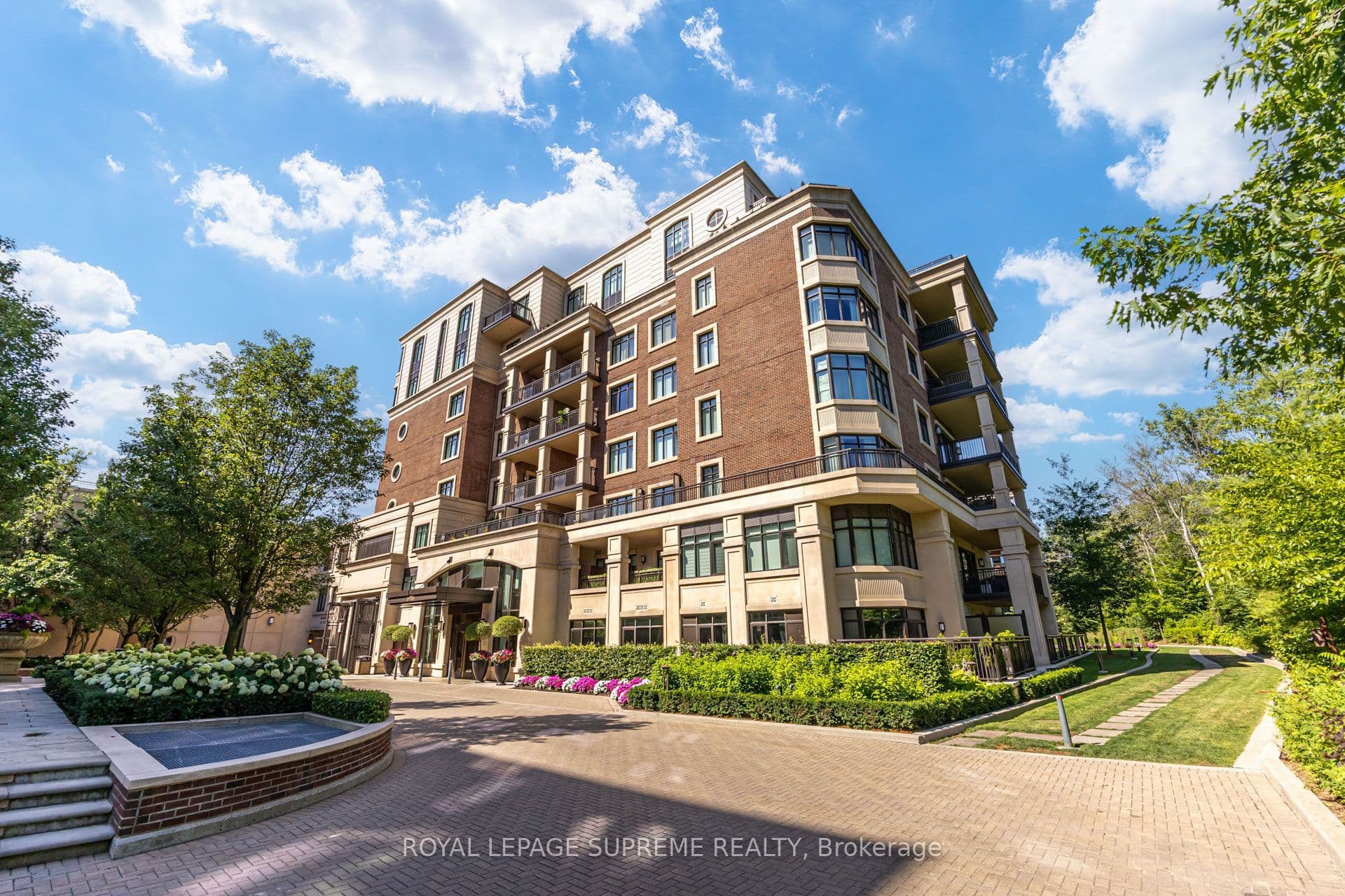 Unit 227 1900 Bayview Avenue photo 1