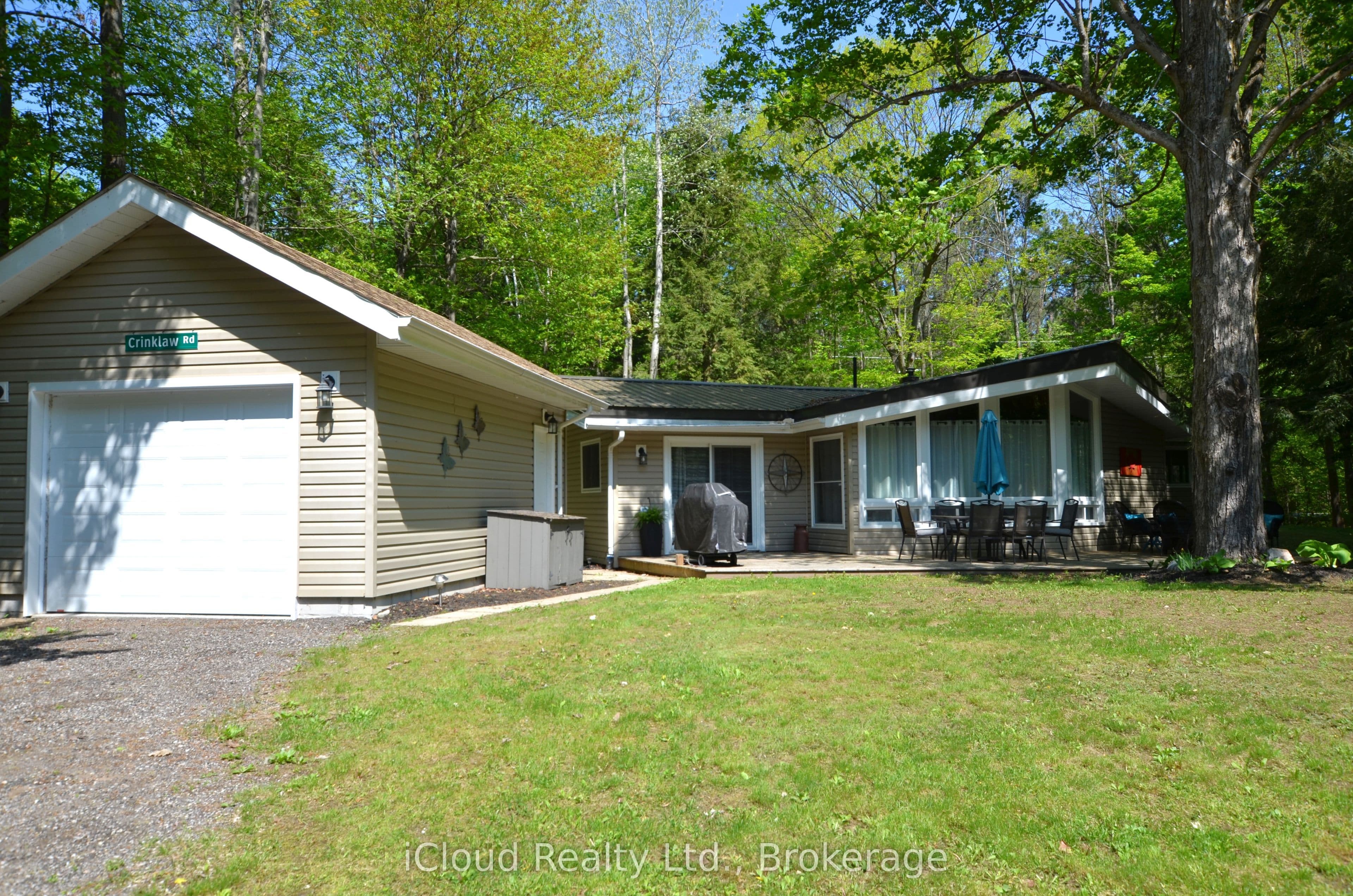 20 Roberval Circle photo 1