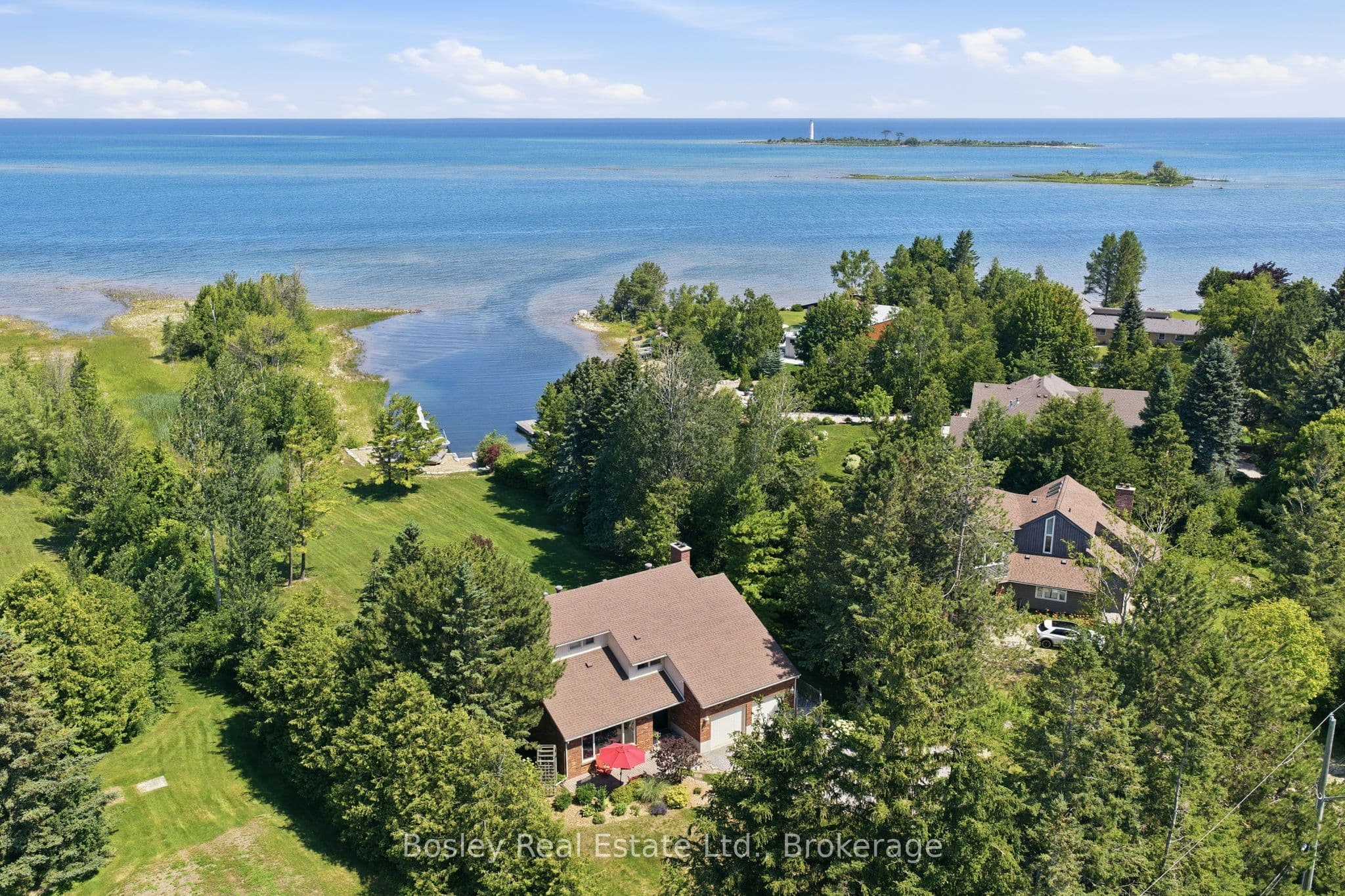 124 Bartlett Boulevard photo 1