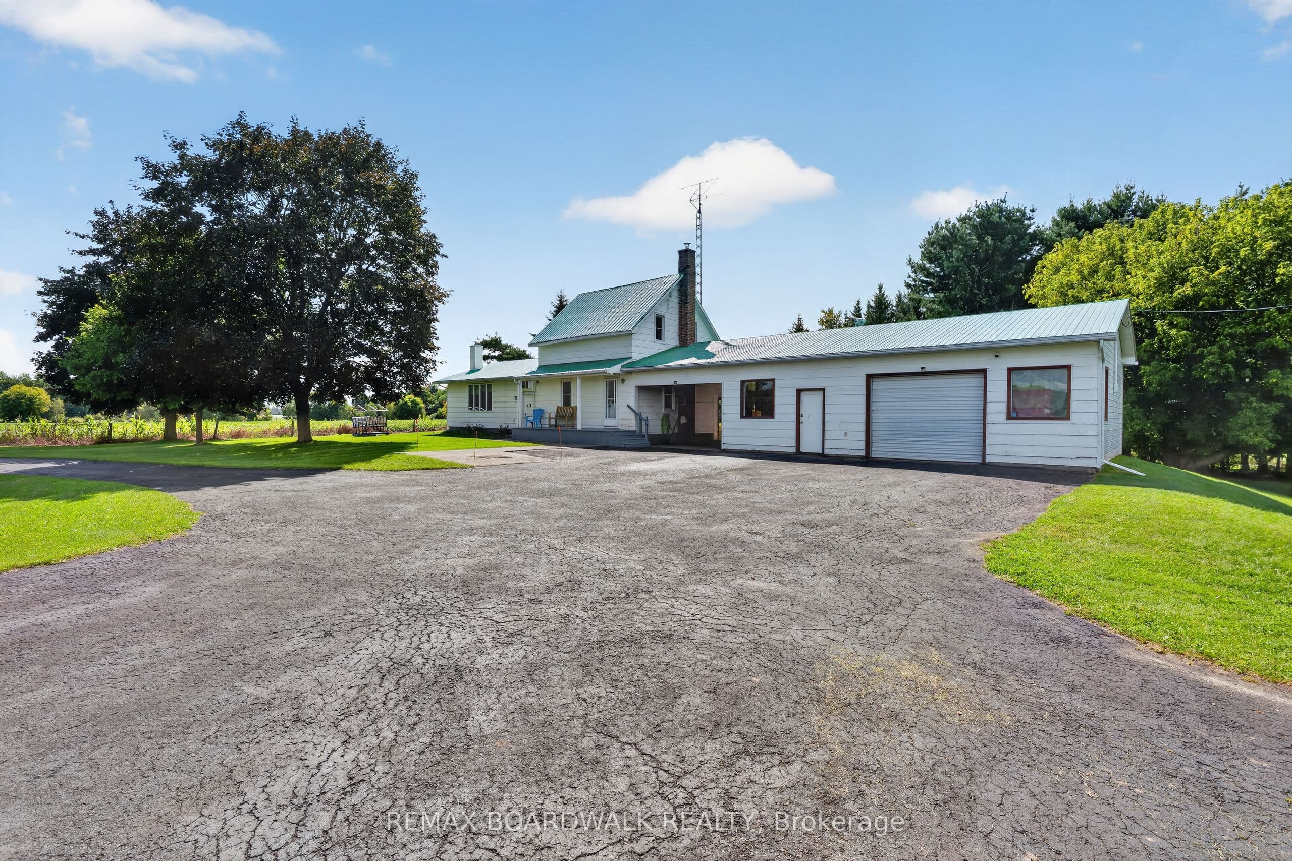 2450 Tolmies Corners Road photo 1