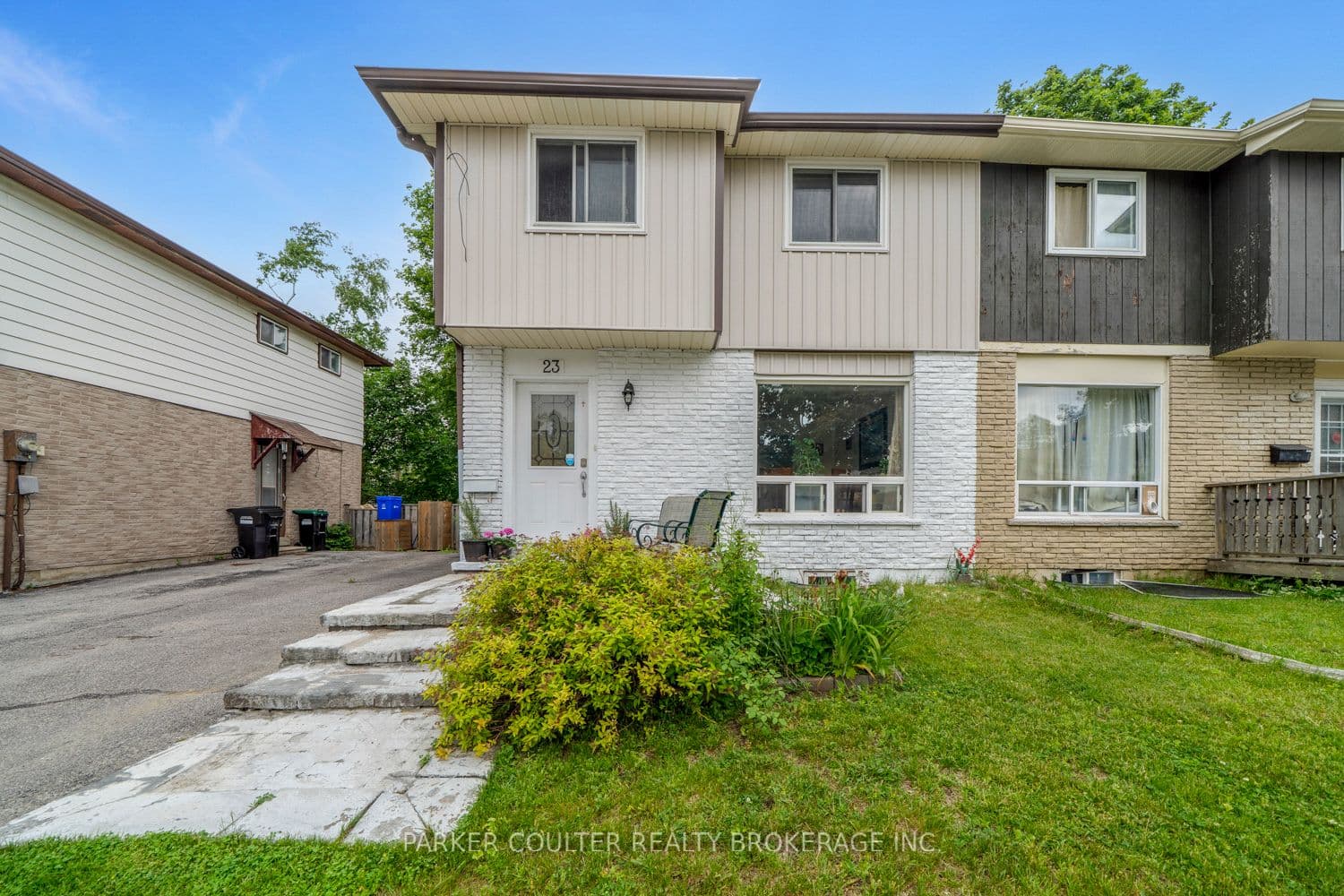 23 Chaucer Crescent photo 1