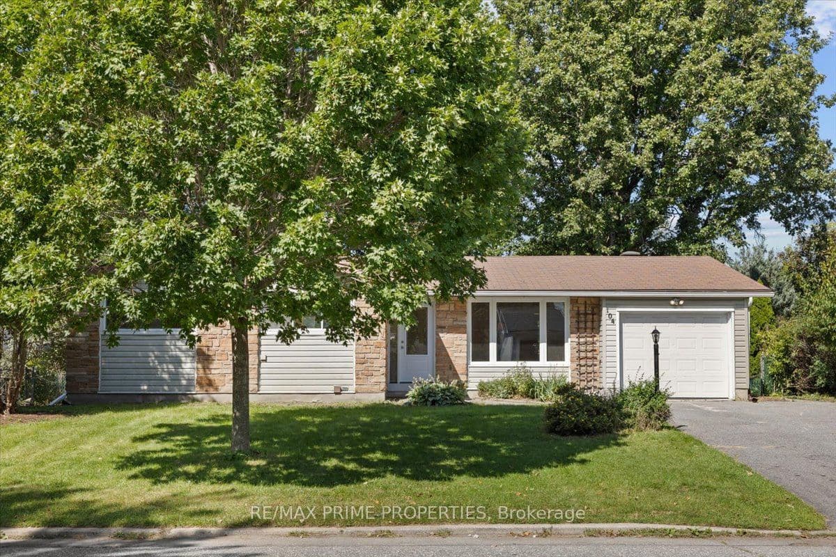 104 Queensline Drive photo 1